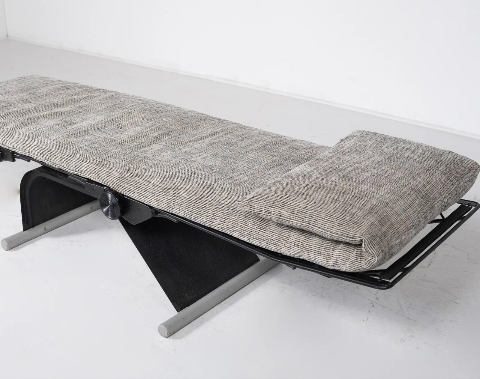 Mid Century Modern Daybed, Italy, 1960s photo vinterior