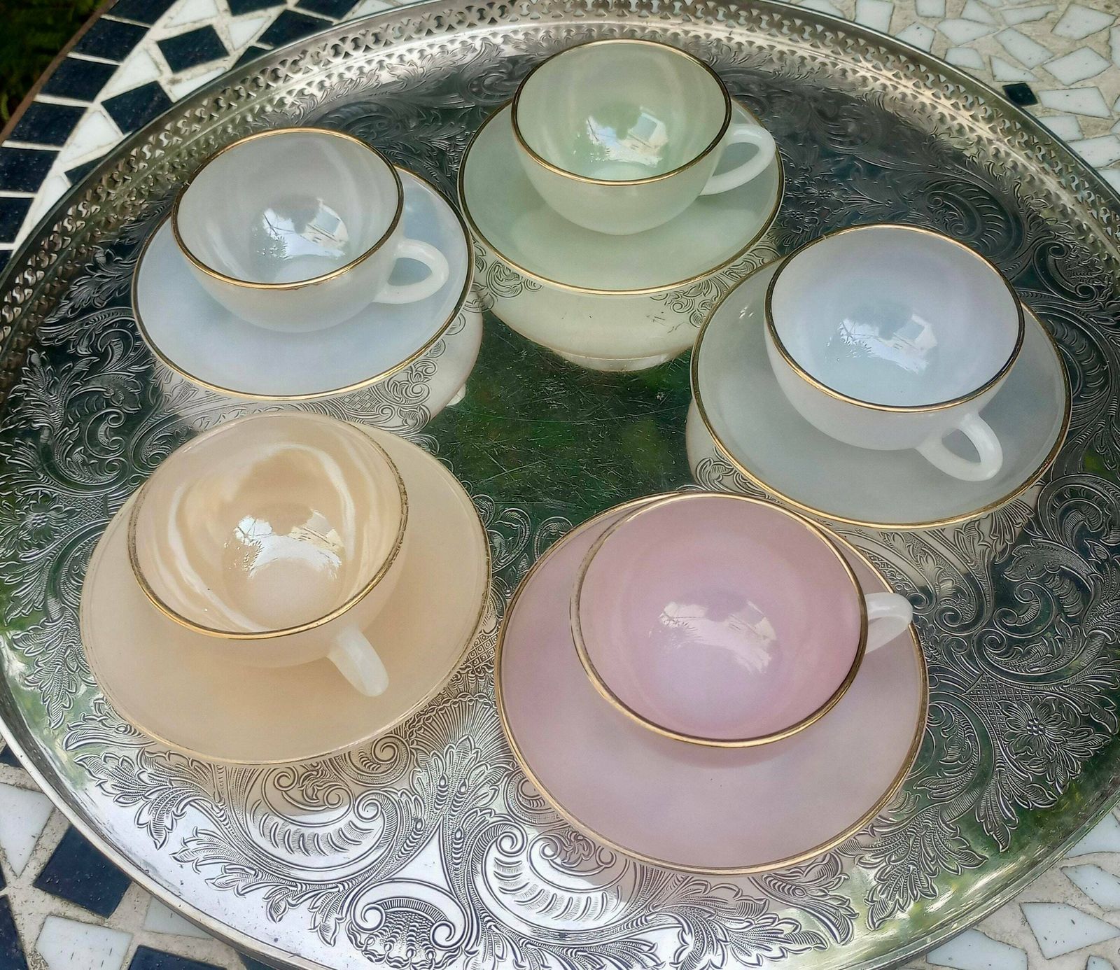 Set Of 5 Gorgeous Arcopal Harlequin Espresso Cups photo for sale