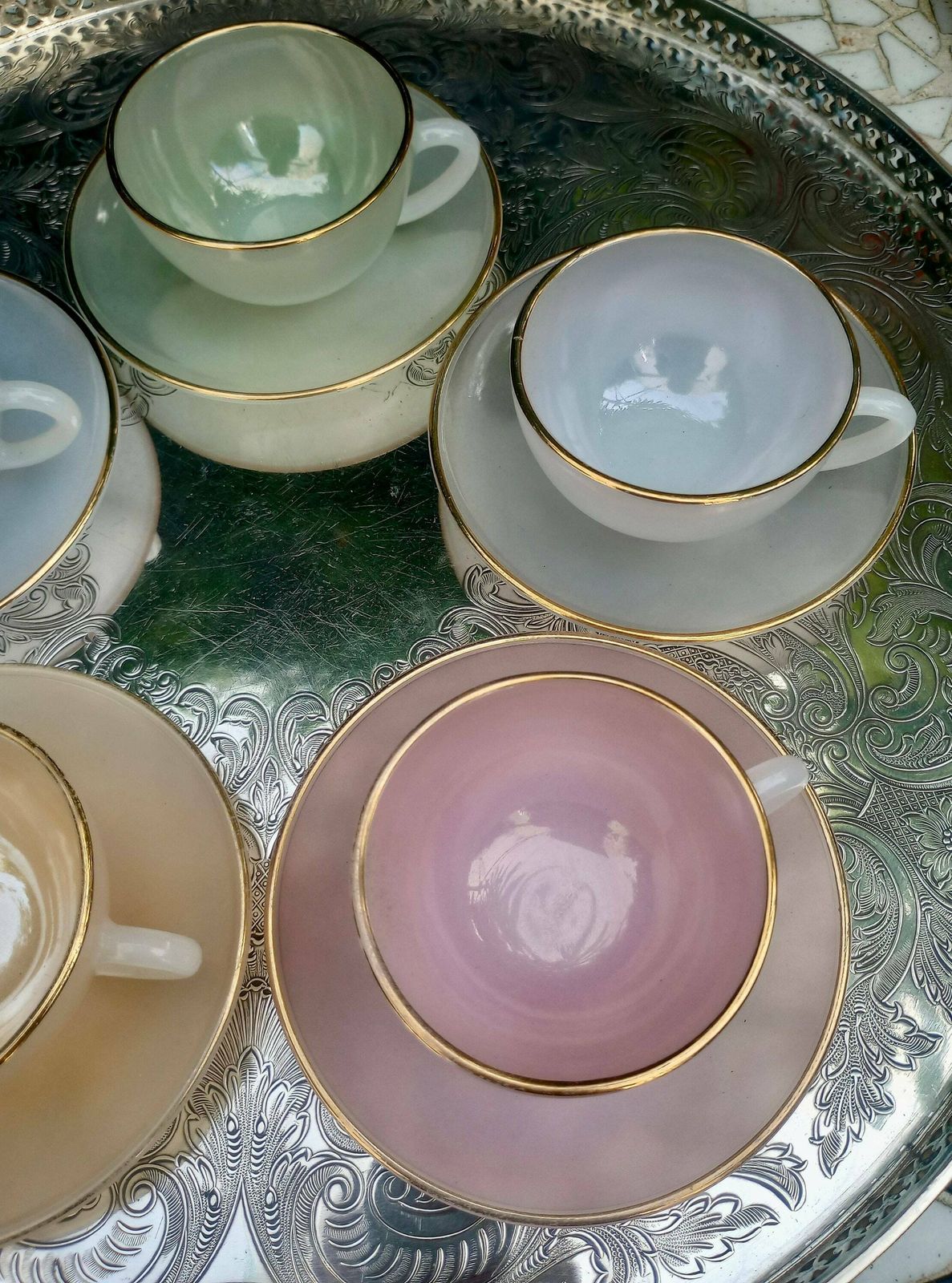 photo furniture Set Of 5 Gorgeous Arcopal Harlequin Espresso Cups