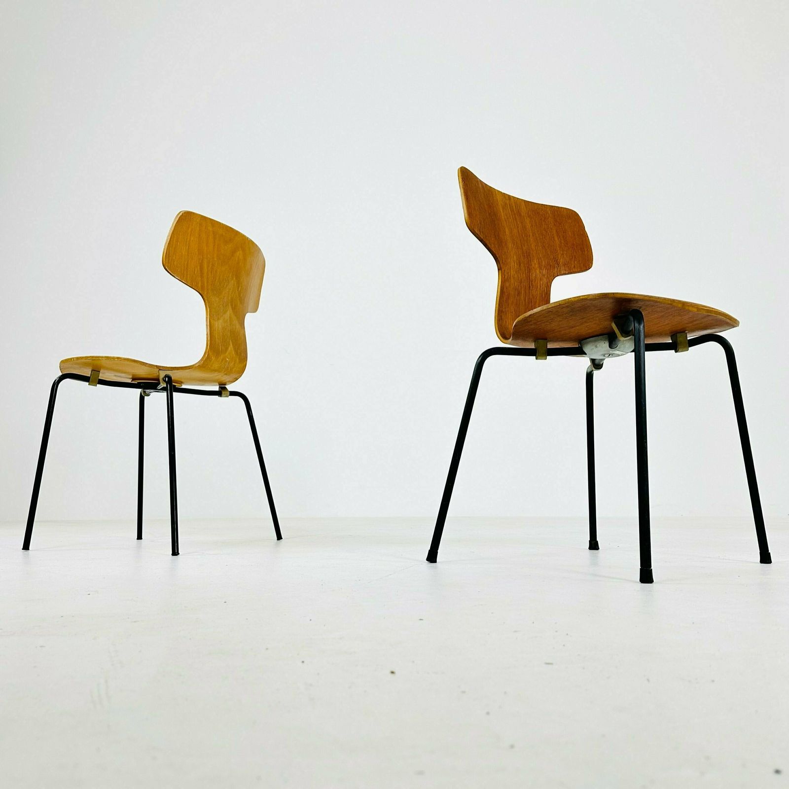 1 Of 2 Modell 3103 Hammer Chair By Arne Jacobsen For Fritz Hansen, Denmark , 1969 photo vintage