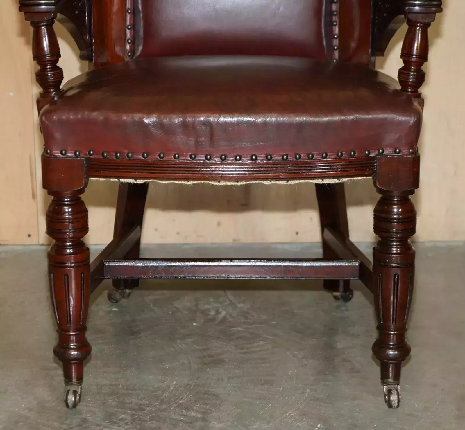 2950.0 Exqusiite Antique English Hand Carved Harvest "Labour & Wait" Throne Armchair photo