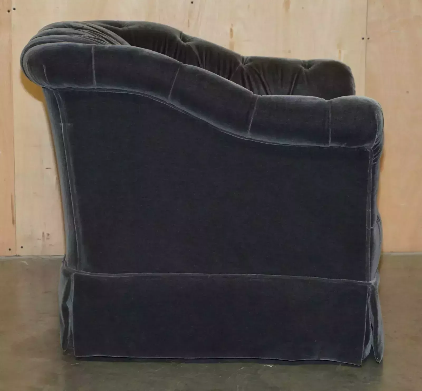 photo vinterior George Smith Somerville Chesterfield Mohair Velvet Armchair Footstool