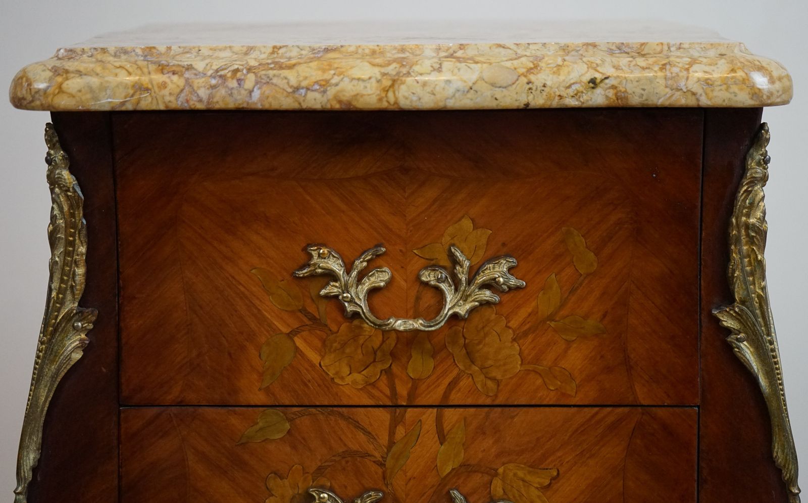 photo furniture French Kingwood And Floral Marquetry Inlaid Bedside Chest With Marble Top