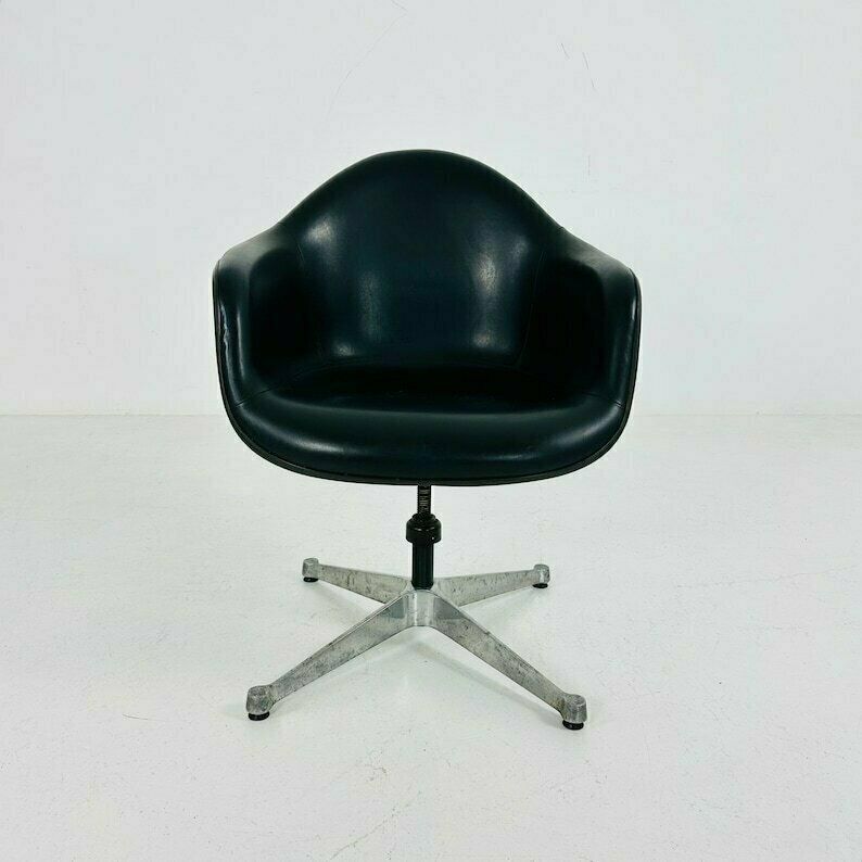 Fiberglass Swivel Chairs By Ray & Charles Eames For Herman Miller, 1960s photo Furniture