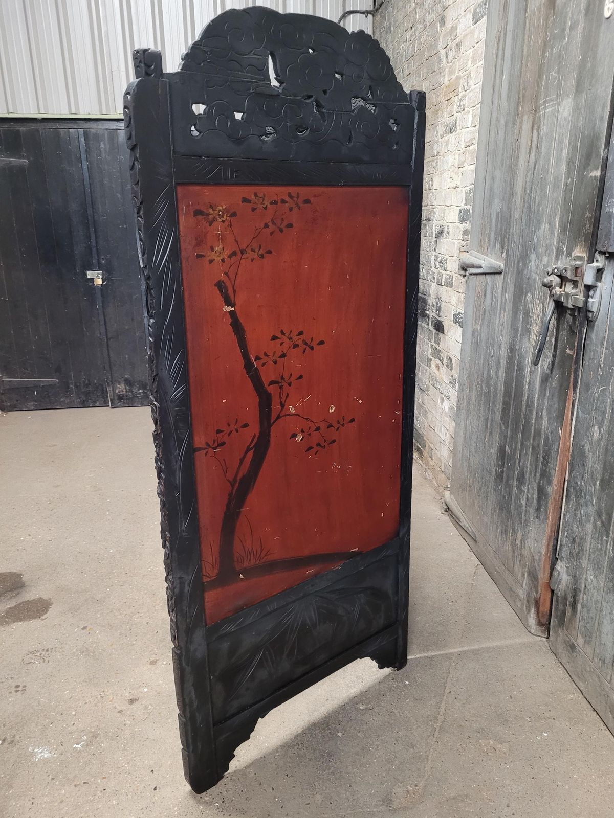 photo furniture Antique 19th Century Japanese Oriental Carved Lacquered Folding Screen
