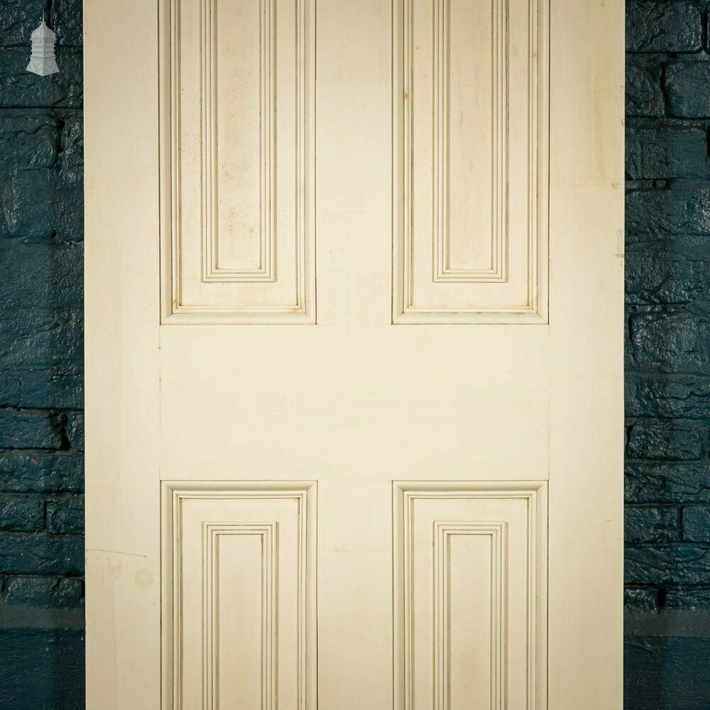 photo vinterior Pine Paneled Door, 6 Moulded Panel