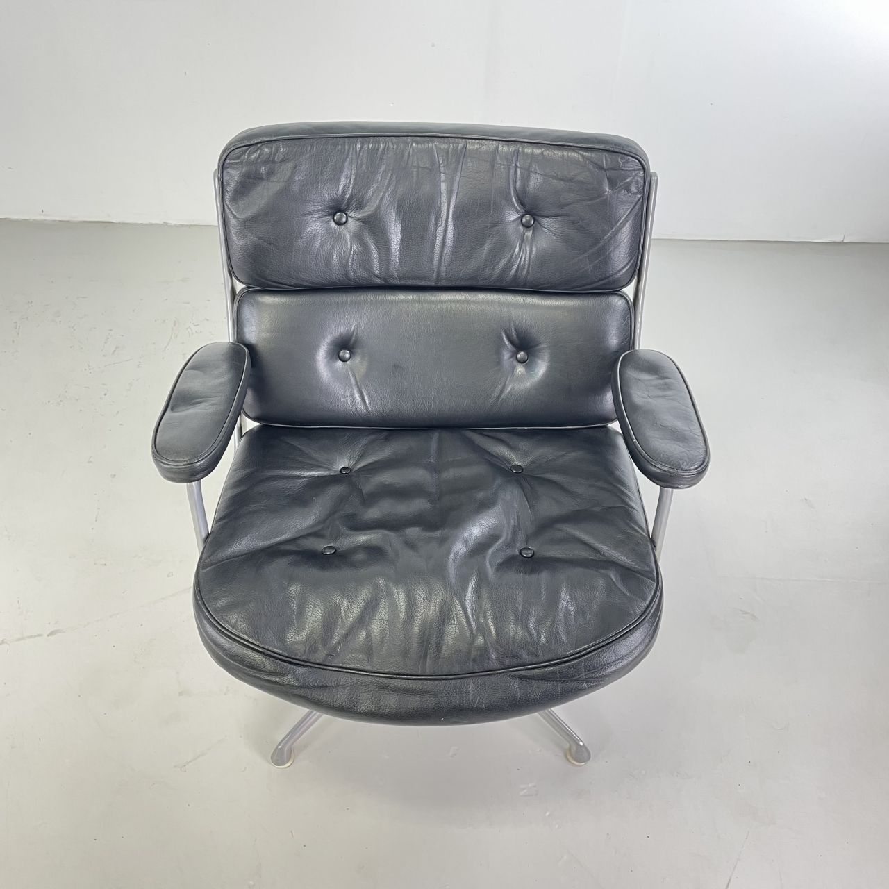 Charles Eames Herman Miller Time Life Lobby Chair In Black Leather photo 3250.0