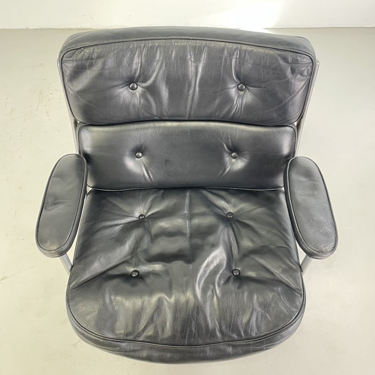 Charles Eames Herman Miller Time Life Lobby Chair In Black Leather photo vinterior