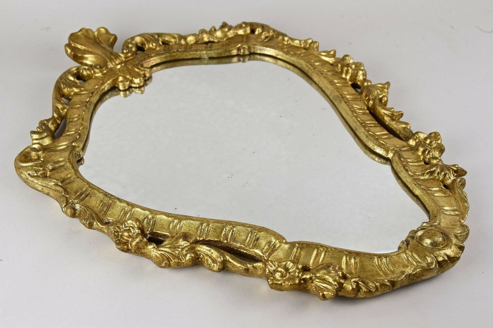 photo vintage Late 18th Century Gilt Baroque Wall Mirror, Handcarved   Italy Ca. 1790