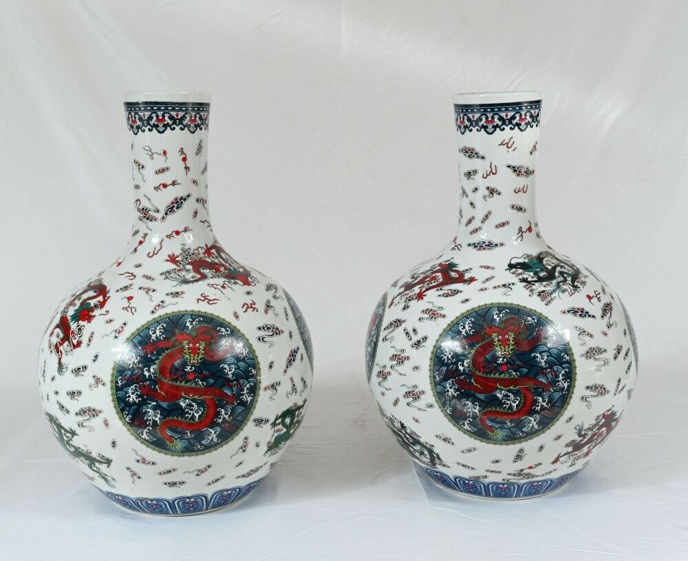 Ming Porcelain Urns   Pair Chinese Dragon Vases Bulbous Urn photo furniture