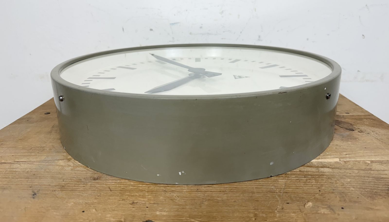 photo vinterior Large Grey Industrial Factory Wall Clock From Pragotron, 1960s