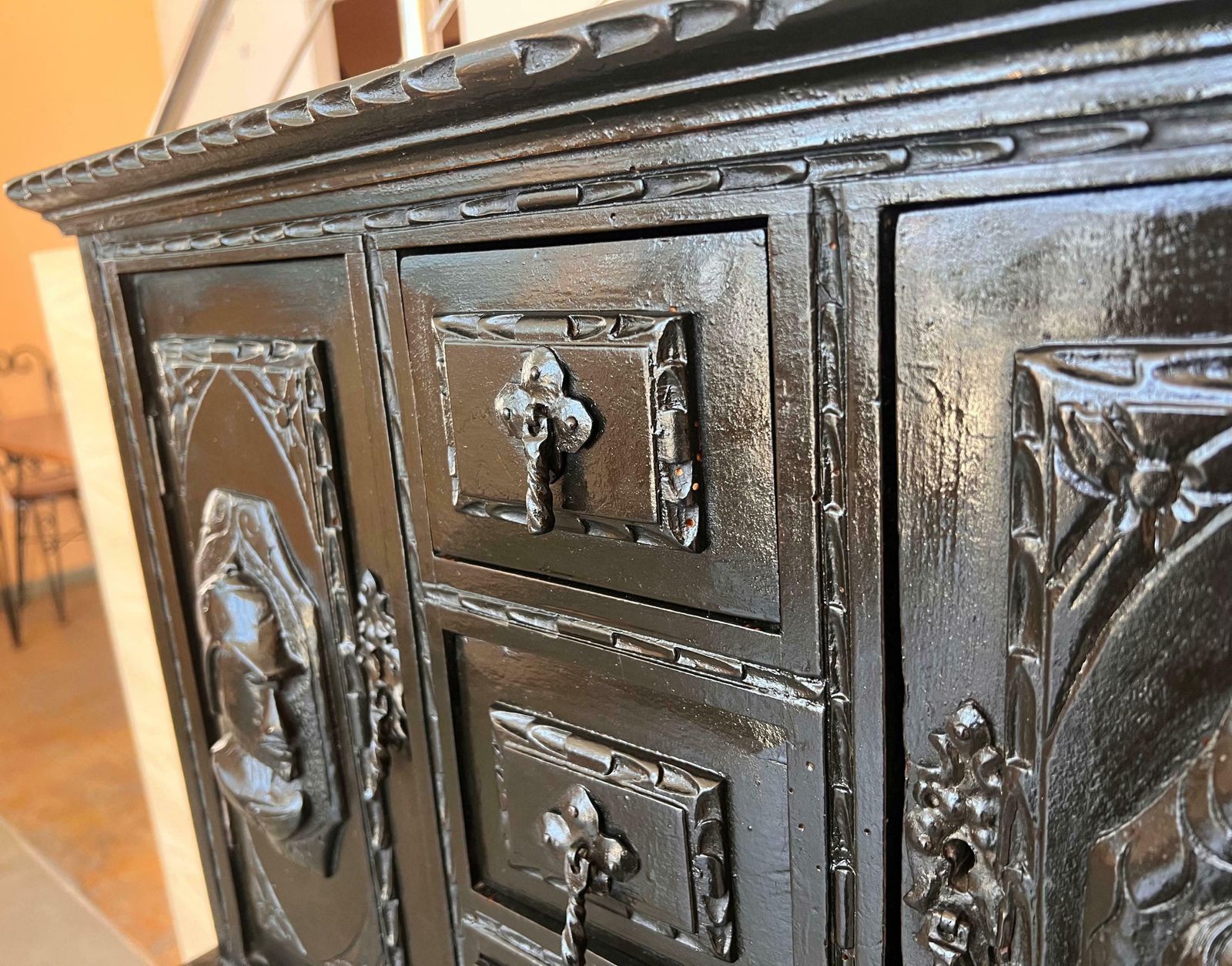 Cabinet sur piédestal de style baroque espagnol, Bargueno ou Varqueno, XXe siècle photo vintage