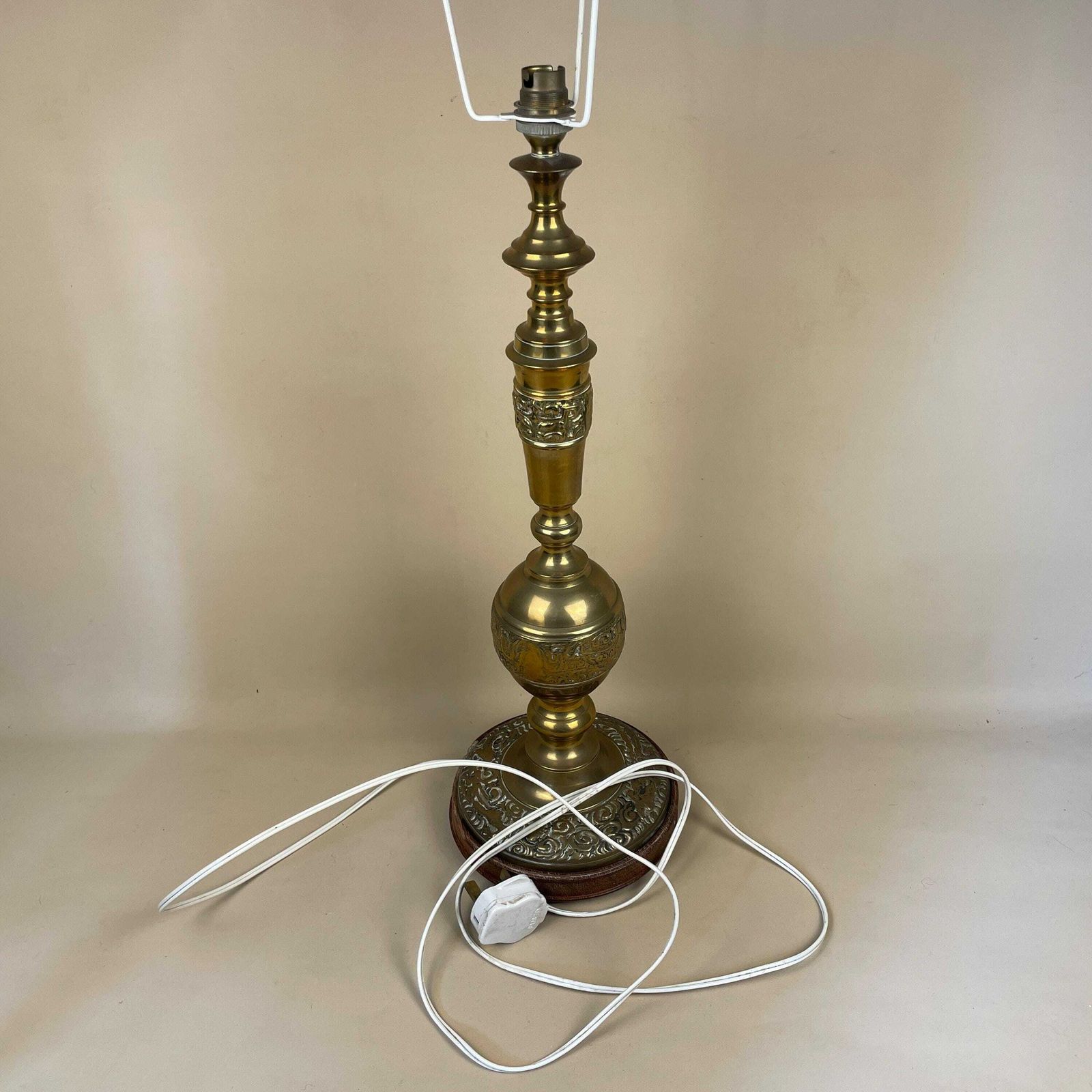 photo for sale Vintage Brass Gold Lamp Oriental Asian Antique Large Ornate Round Wood Base Table Lamp Desk Light Bedside Old