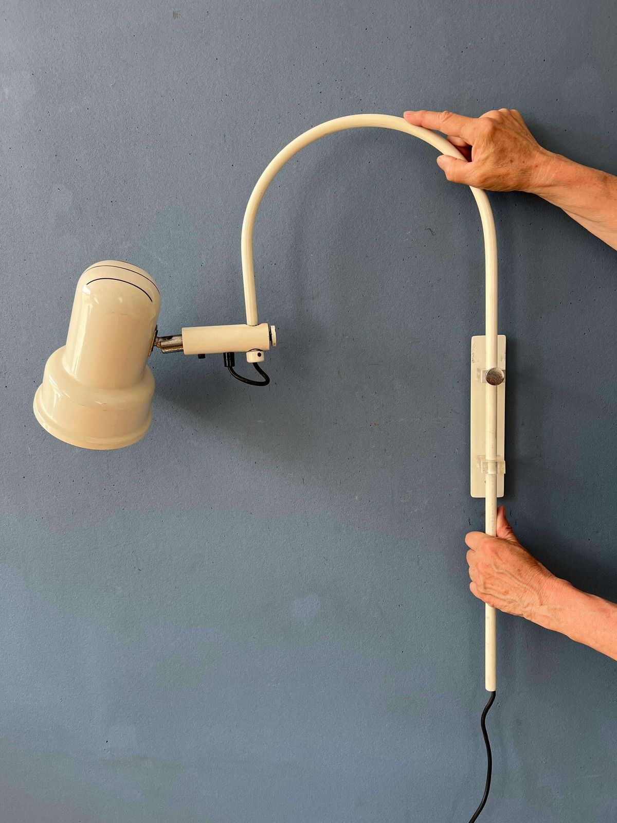 Beige Mid Century Anvia Boogwandlamp photo 334.0