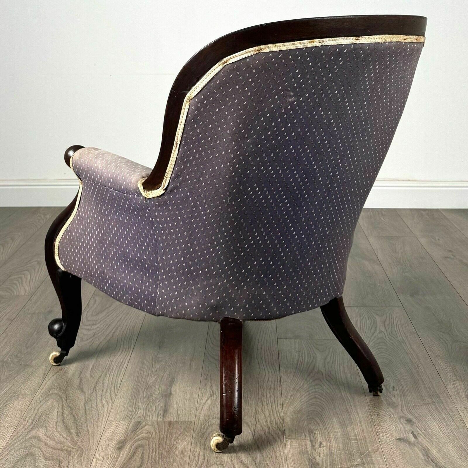 Antique 19th Century Button Back Armchair In Mahogany photo for sale