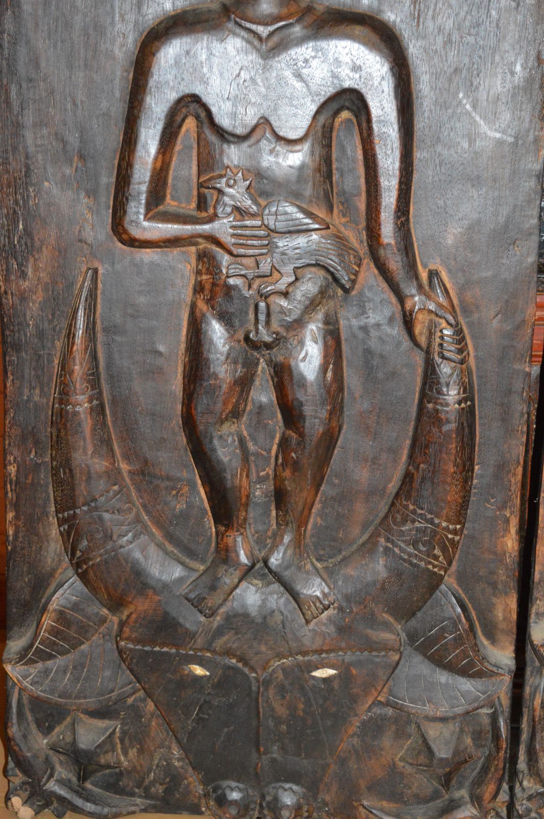 photo vintage Pair Large (148cm) Antique Carved Tribal Doors Toraja Tribe, Sulawesi, Indonesia, C1850.