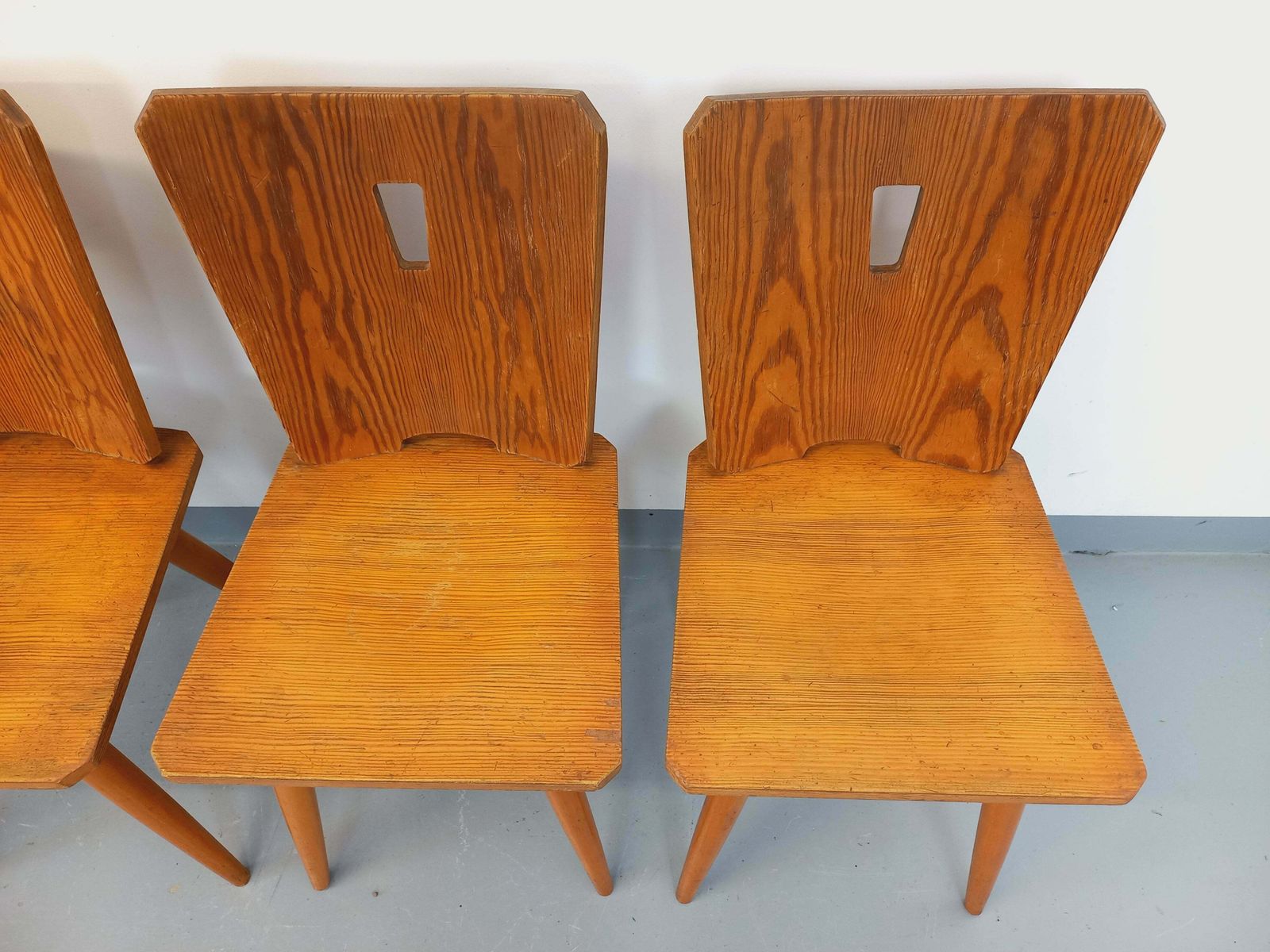 photo vintage 4 chaises brutalistes en hêtre et pin