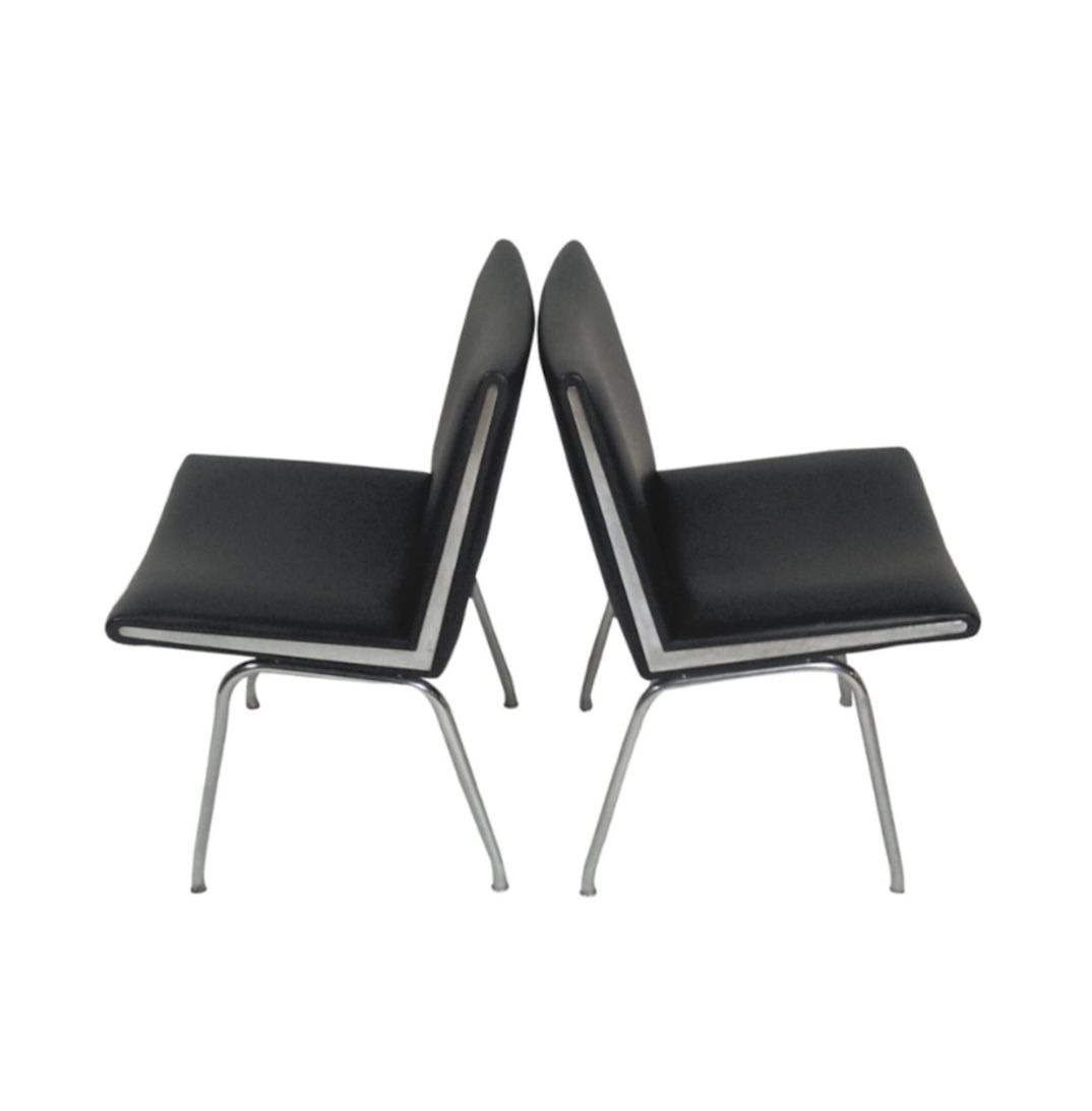 Vintage Pair Of Danish Airport Chairs By Hans Wegner photo furniture