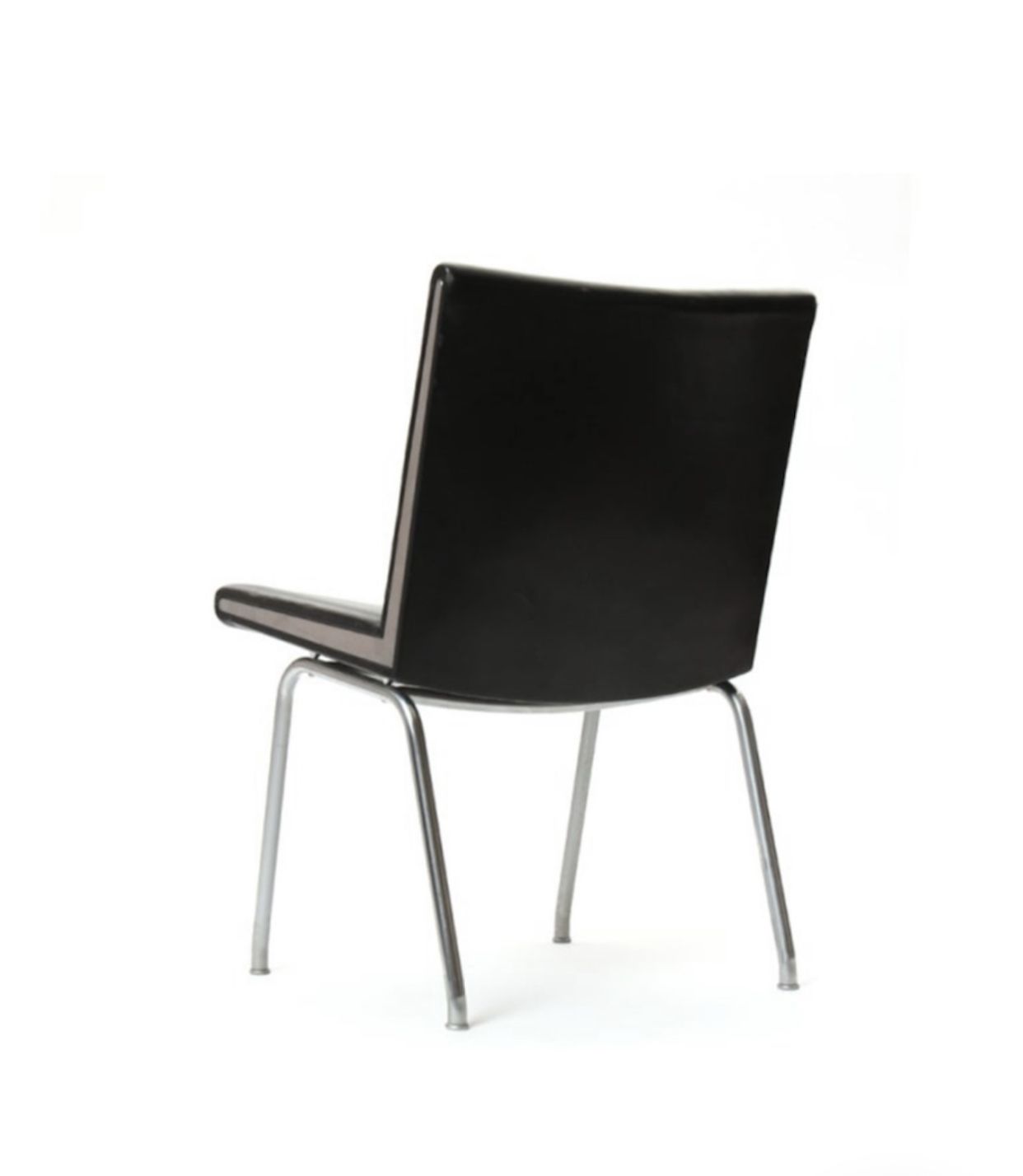Vintage Pair Of Danish Airport Chairs By Hans Wegner photo Furniture