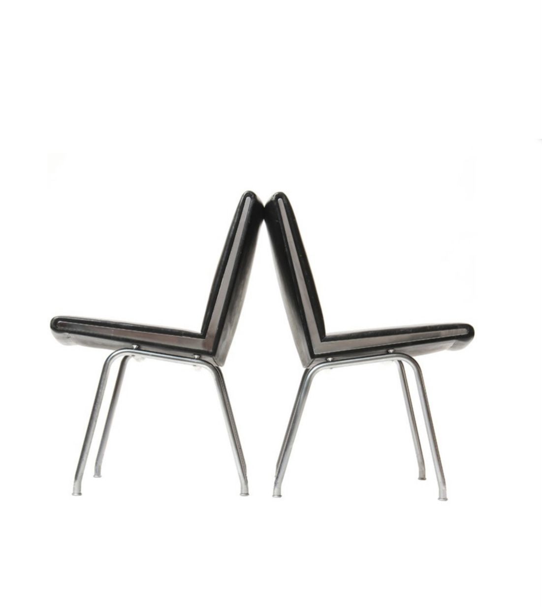 Vintage Pair Of Danish Airport Chairs By Hans Wegner photo 995.0