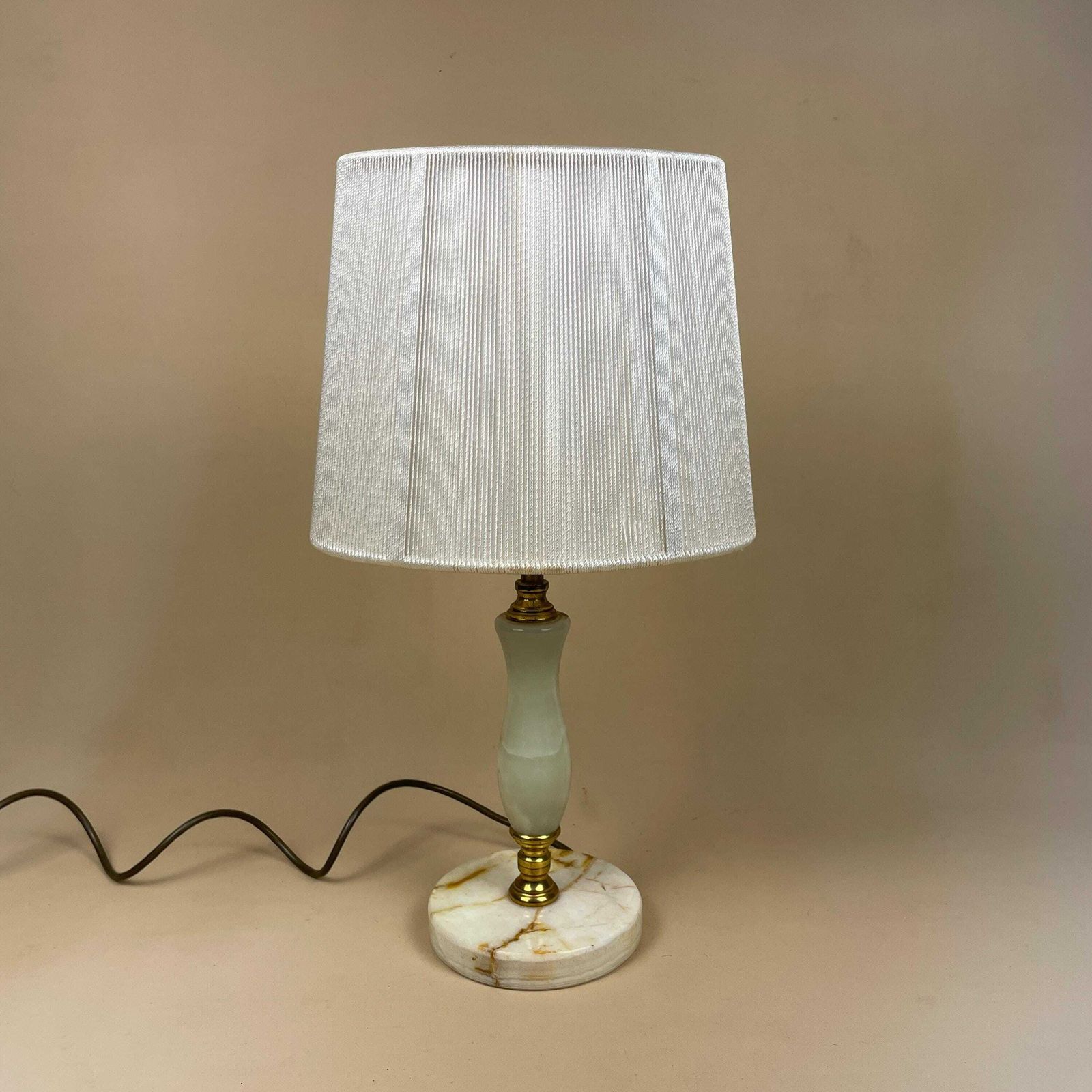 Antique Onyx Marble Lamp Light Brass Gold Metal Bedside Side Table Desk Marbled Patterned Vintage Pattern Feet Ornate String Lampshade
