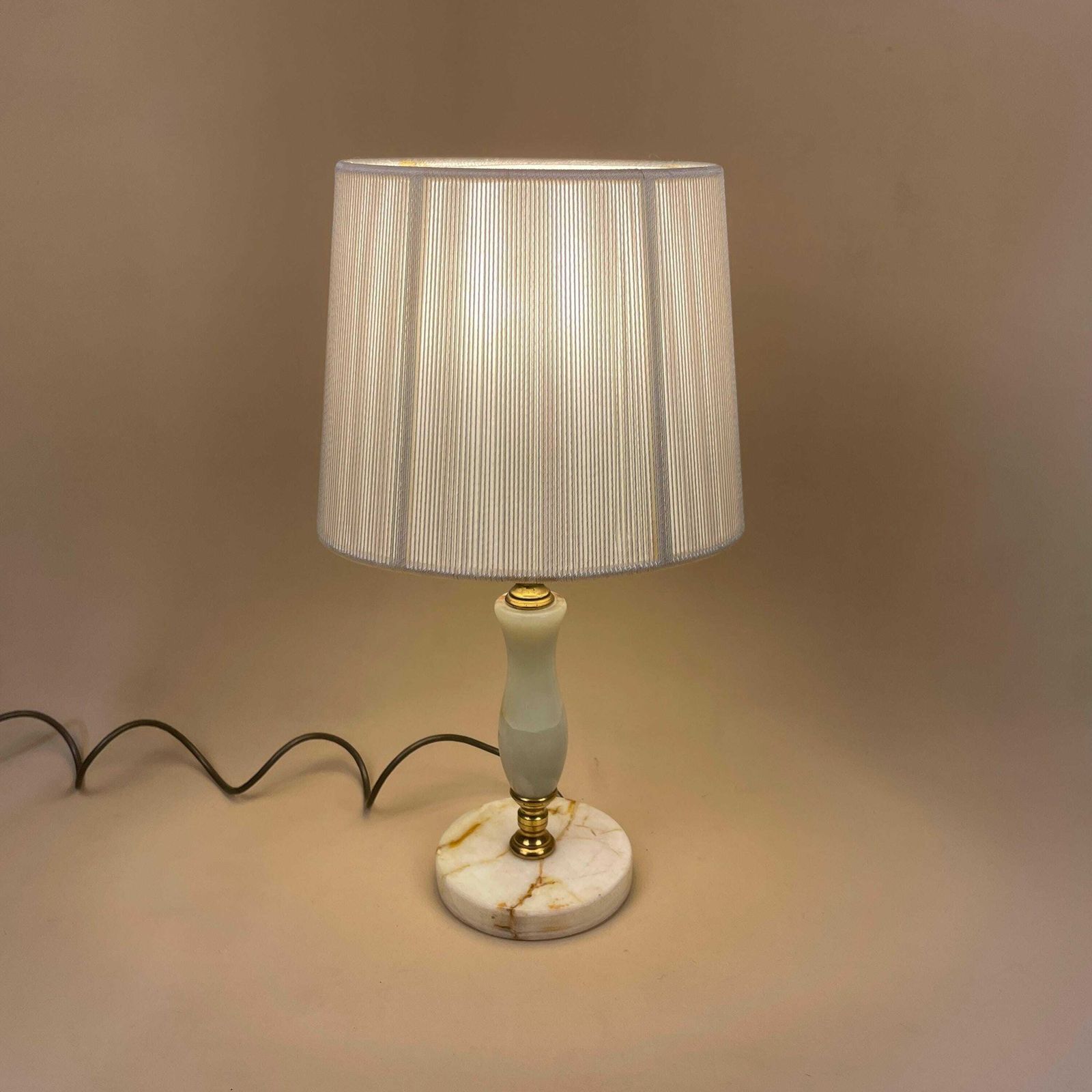 photo furniture Antique Onyx Marble Lamp Light Brass Gold Metal Bedside Side Table Desk Marbled Patterned Vintage Pattern Feet Ornate String Lampshade