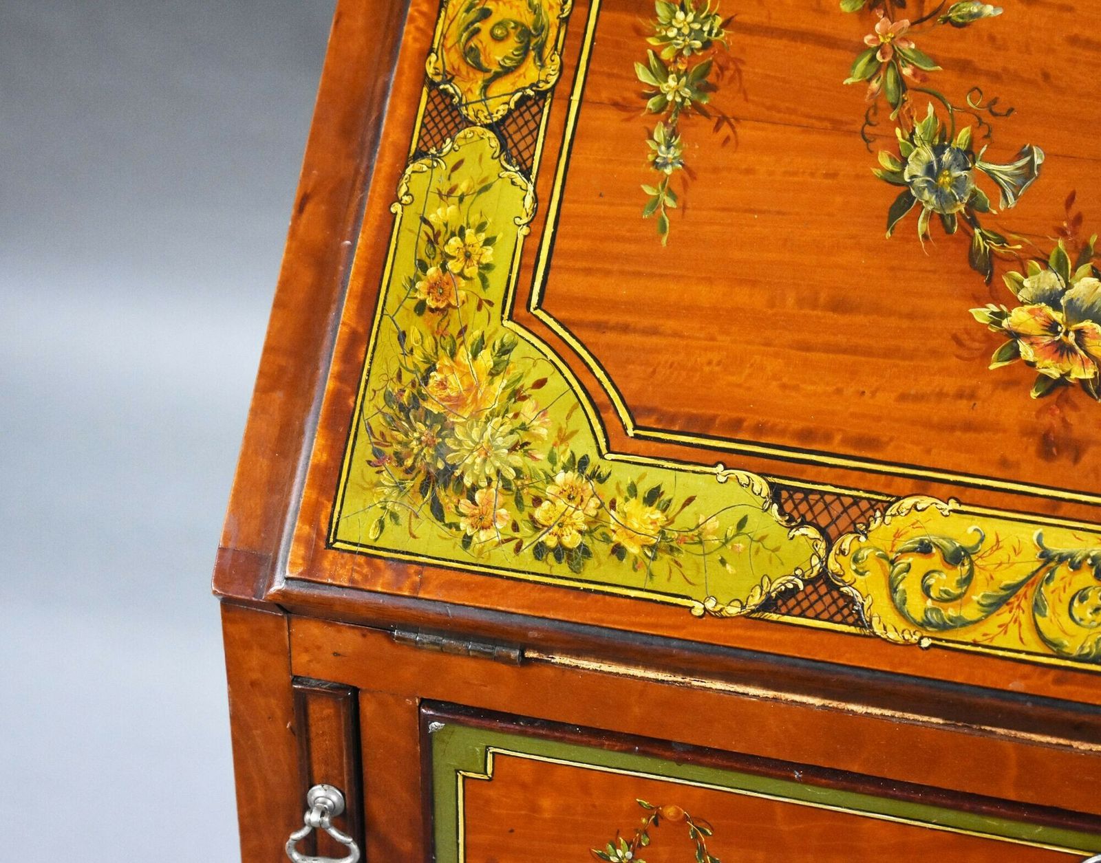 photo vinterior Edwardian Hand Painted Satinwood Bureau