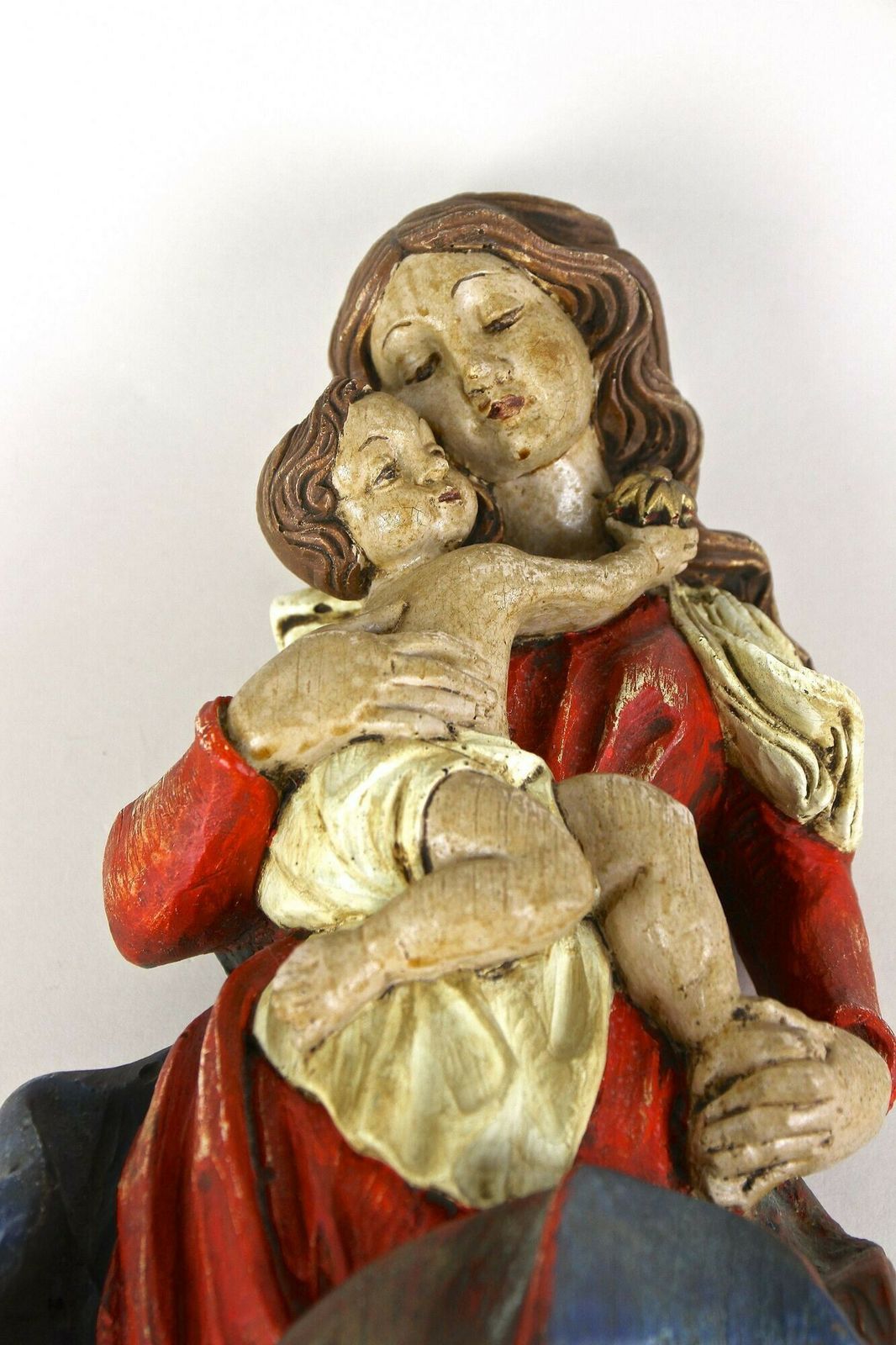 photo vinterior 18th Century Polychrome Virgin & Child Wall Sculpture, Handcarved, At Ca. 1760