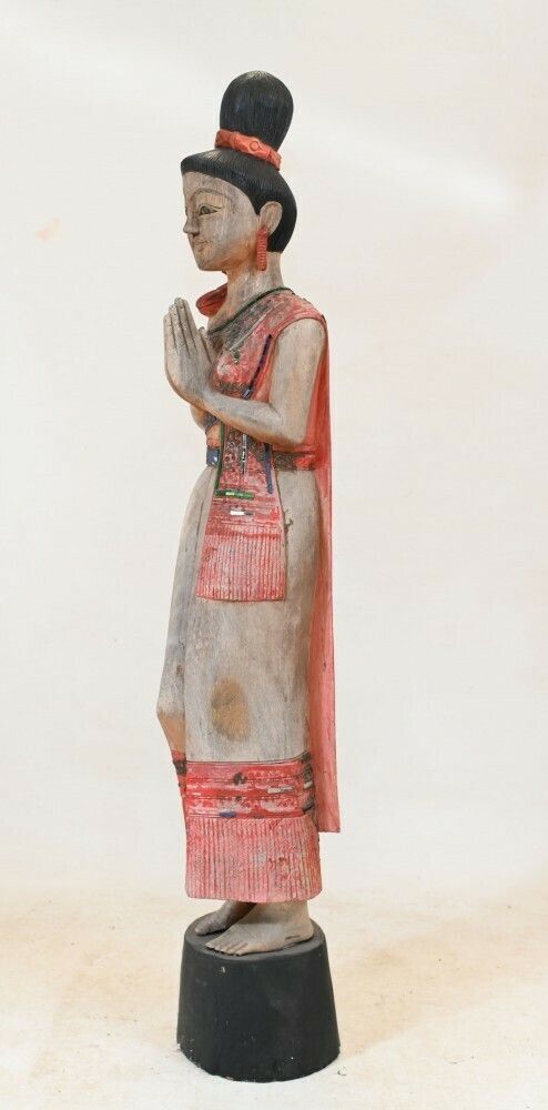 Vintage Carved Thais Budhhist Woman Statue Buddha Prayer photo vinterior