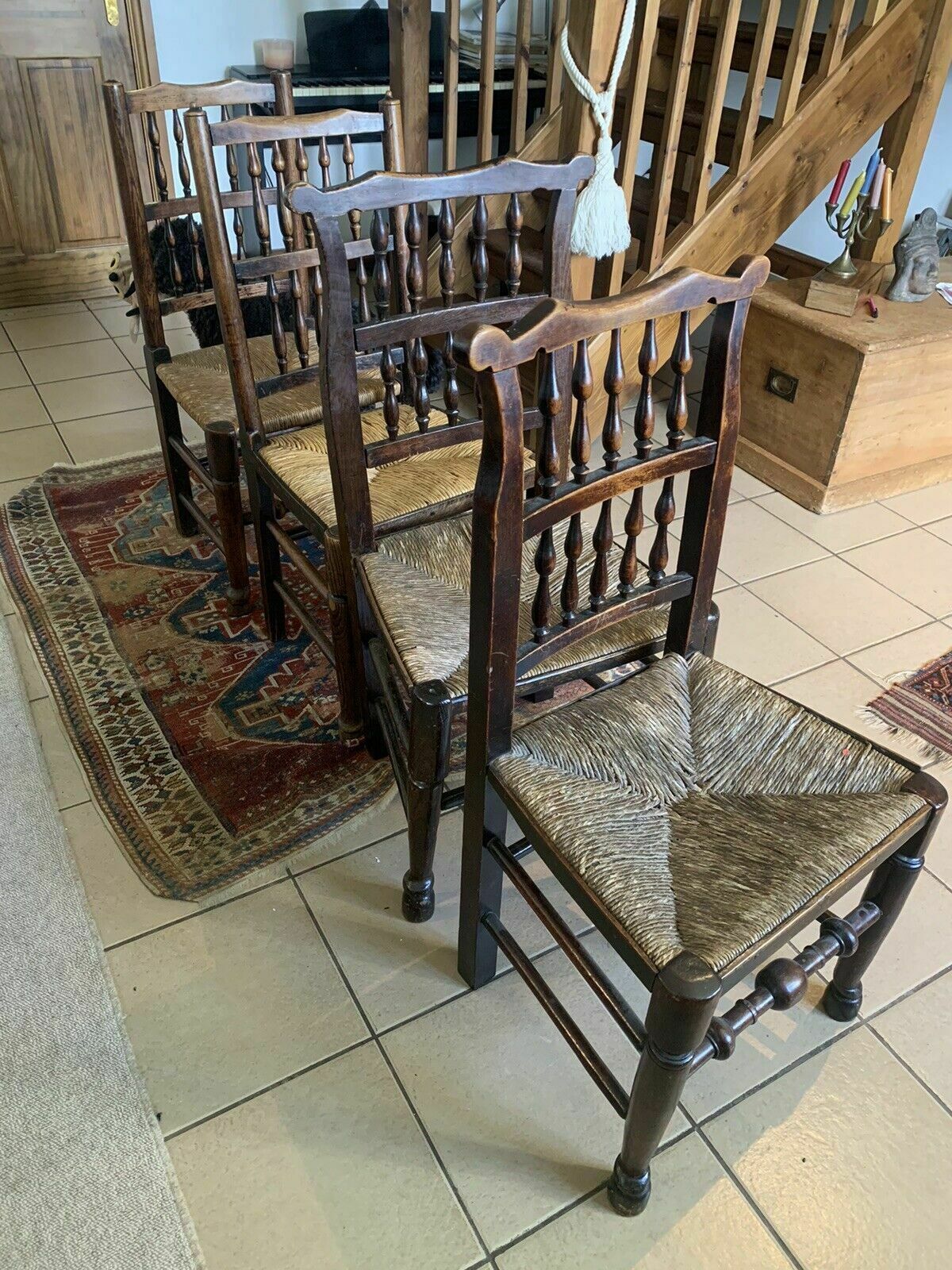 A Mixed Set Of Four 19th Century Lancashire Spindleback Country Chairs. photo vinterior