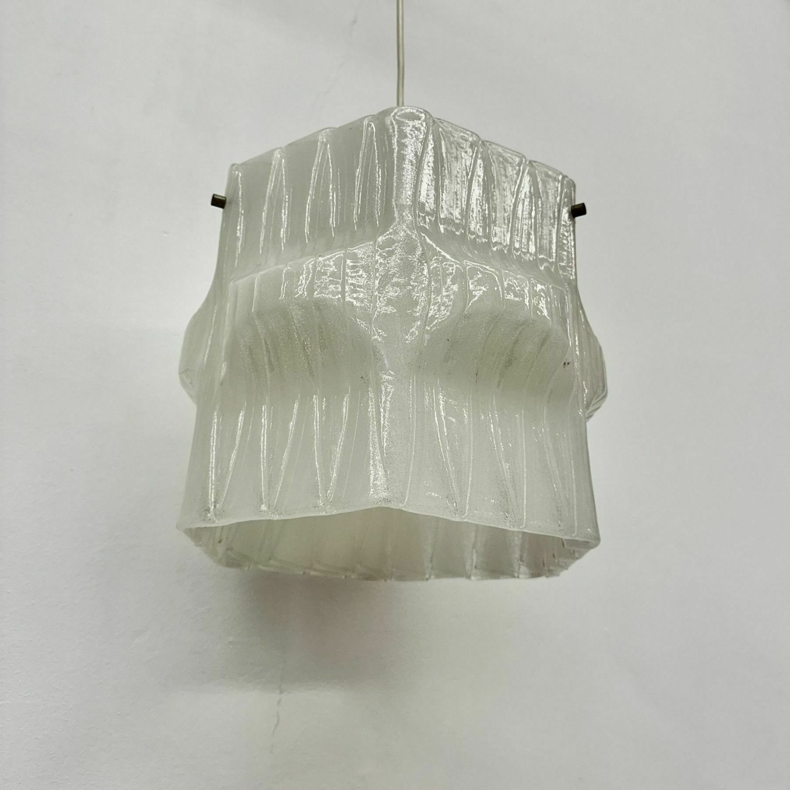 Mid Century Ijslucite Hanglamp, Jaren 1970 photo buy