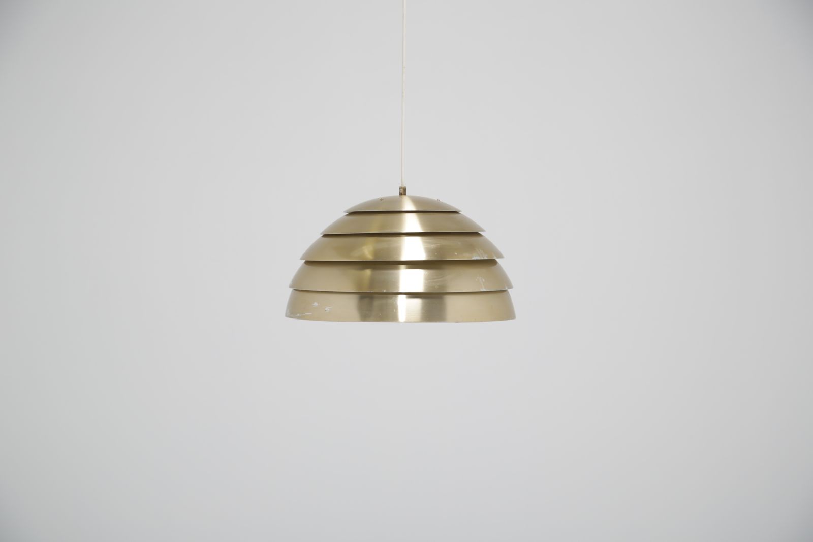 photo furniture Suspension vintage en forme de ruche, par Hans Agne Jakobsson, Suède, années 1960.