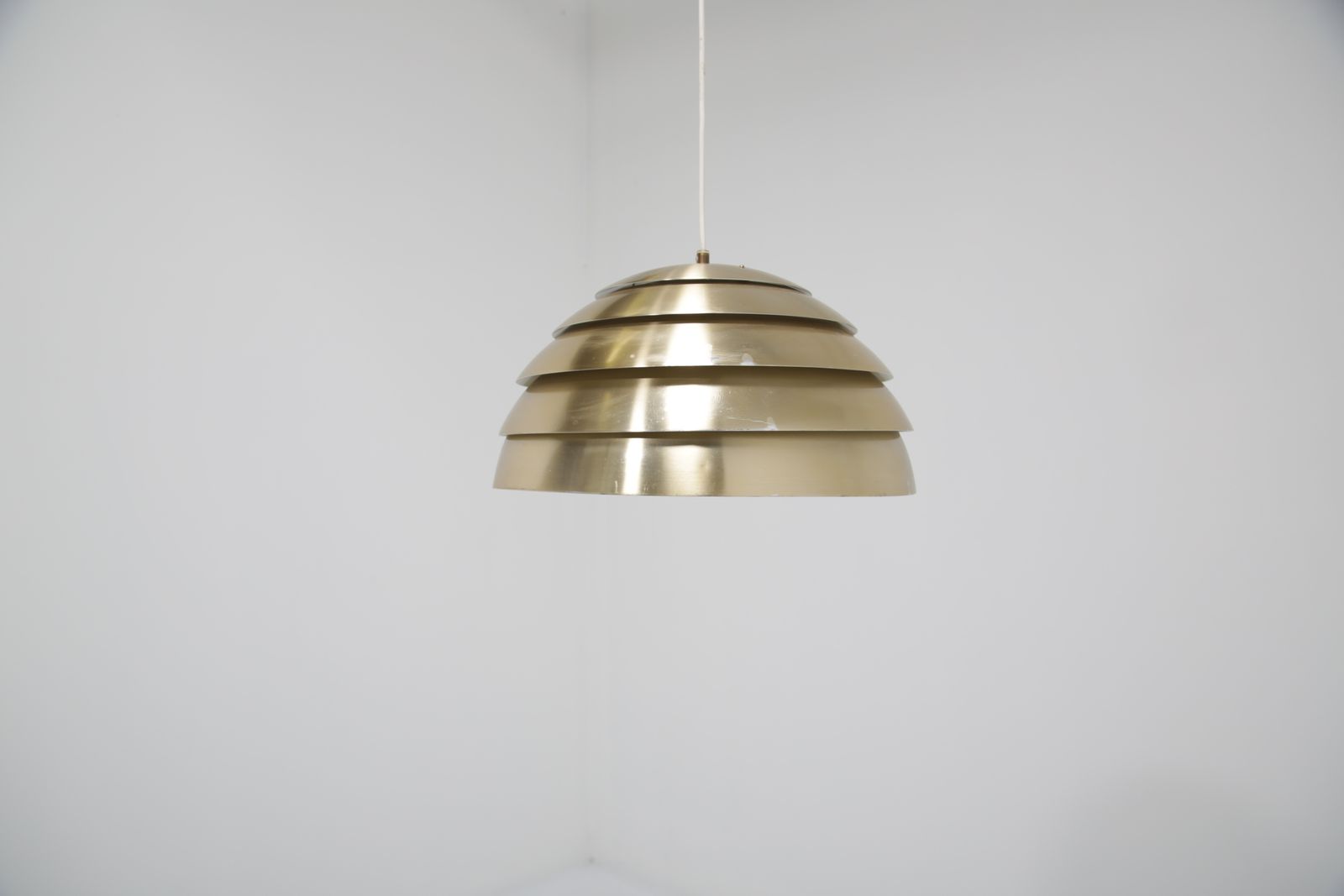 625.0 Suspension vintage en forme de ruche, par Hans Agne Jakobsson, Suède, années 1960. photo