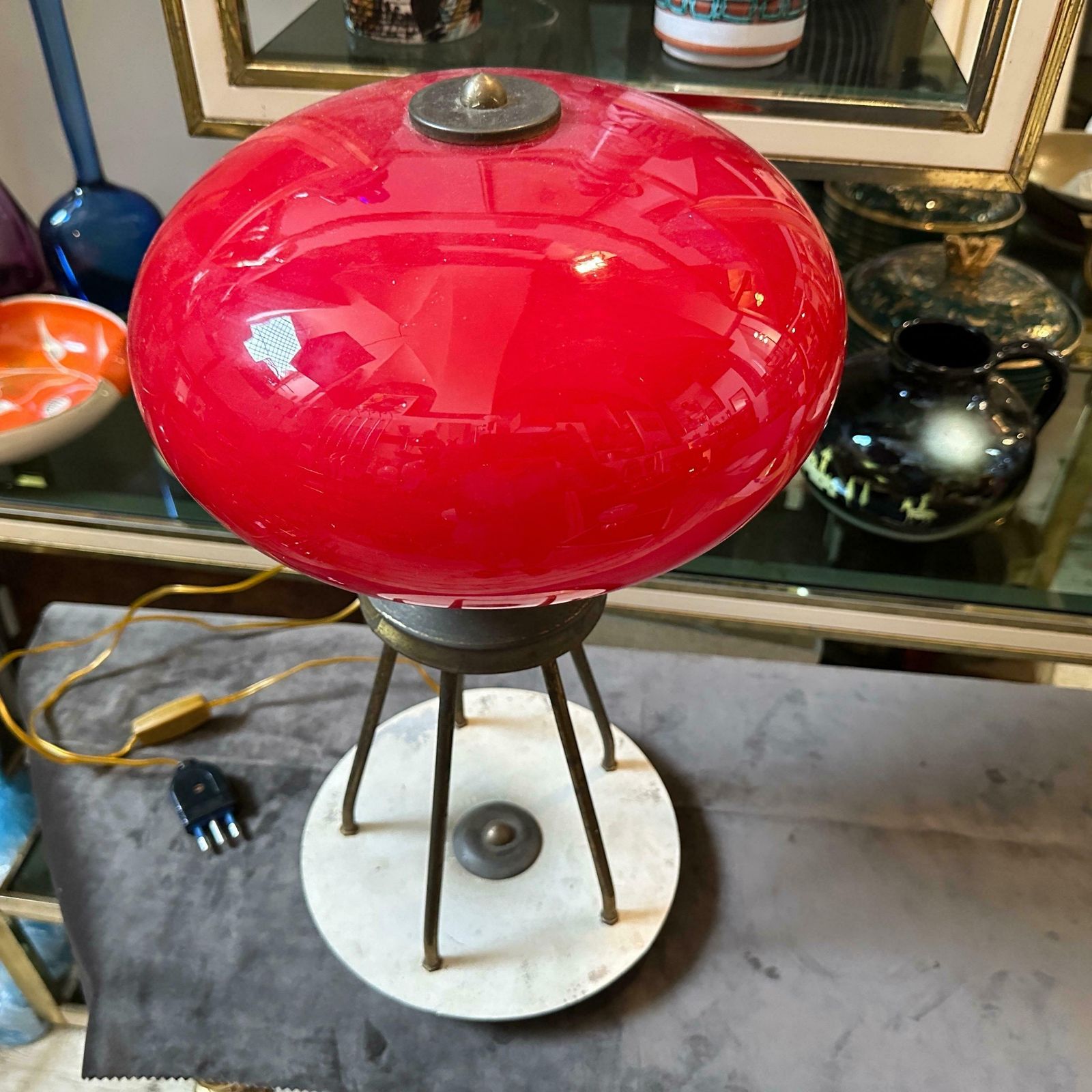 1950s Stylish Mid Century Modern Brass And Red Glass Italian Table Lamp photo Lighting