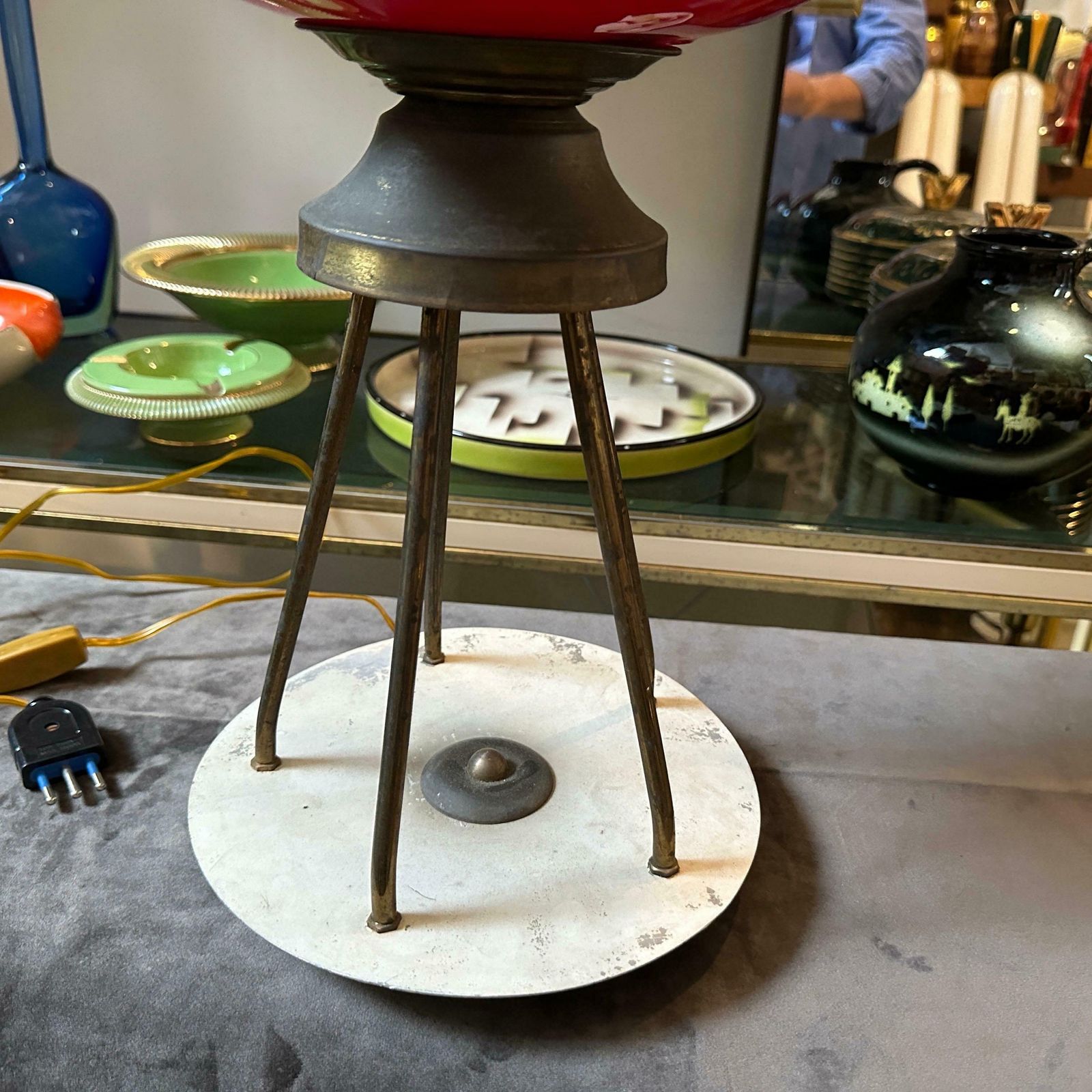 1950s Stylish Mid Century Modern Brass And Red Glass Italian Table Lamp photo 1183.0