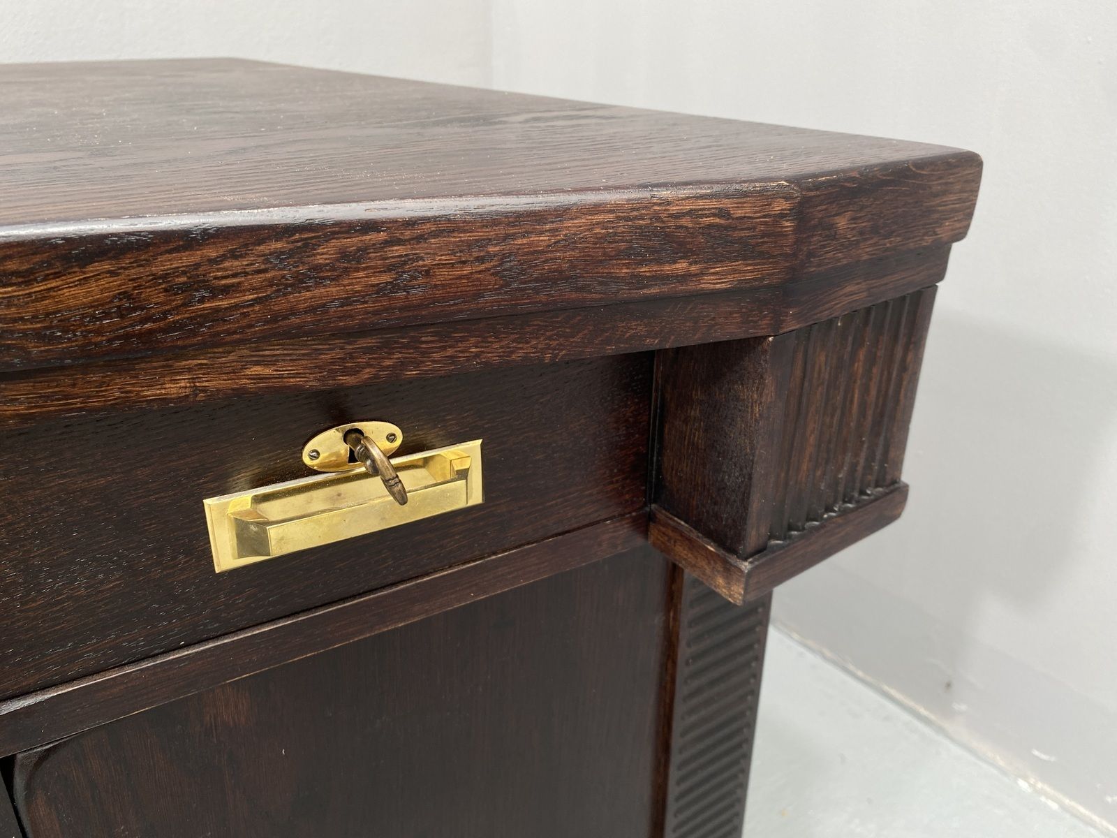 4974.0 Early 20th Century Viennese Secession Oak Writing Desk photo