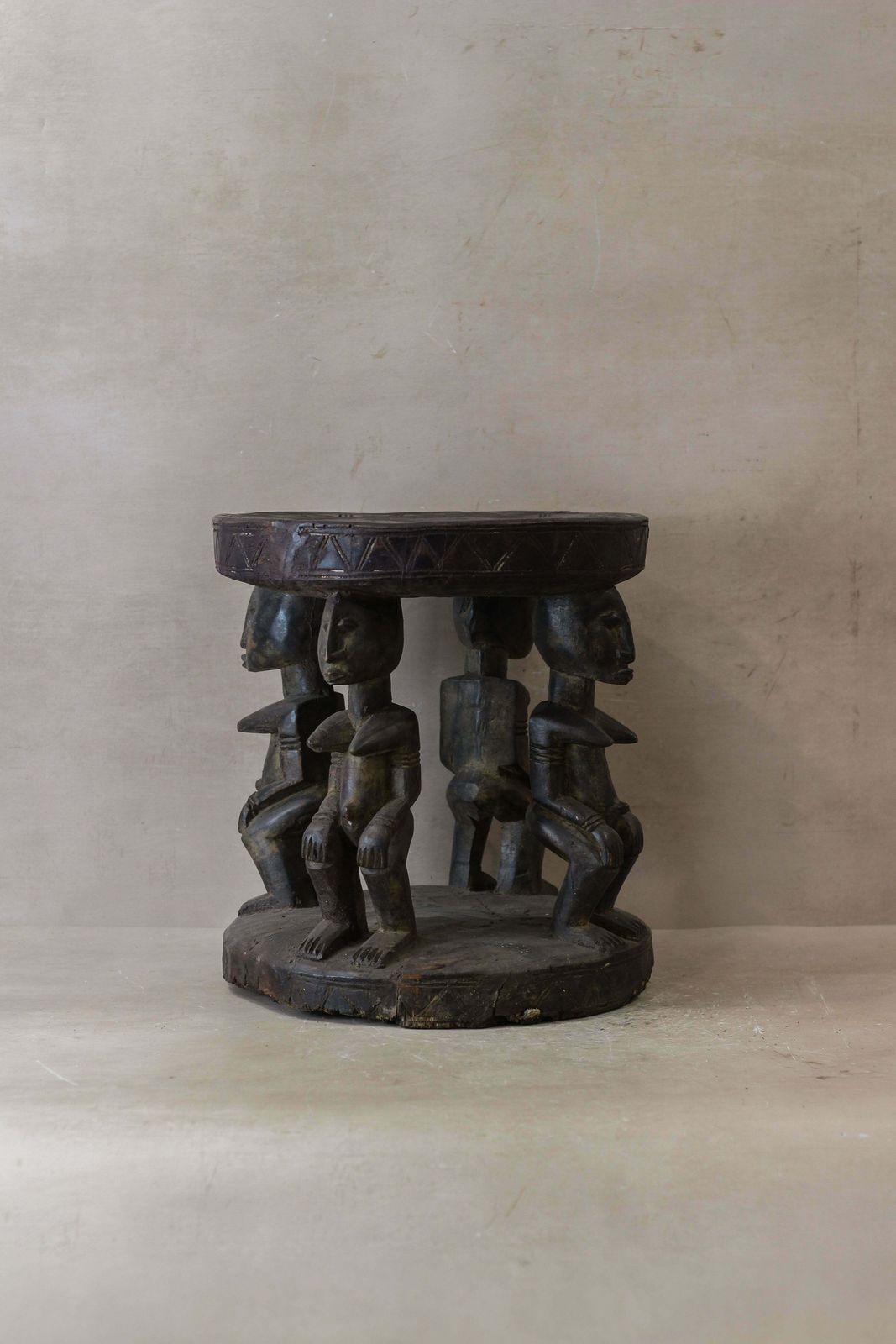 Vintage Baule Wood Side Table 85.1 photo 750.0