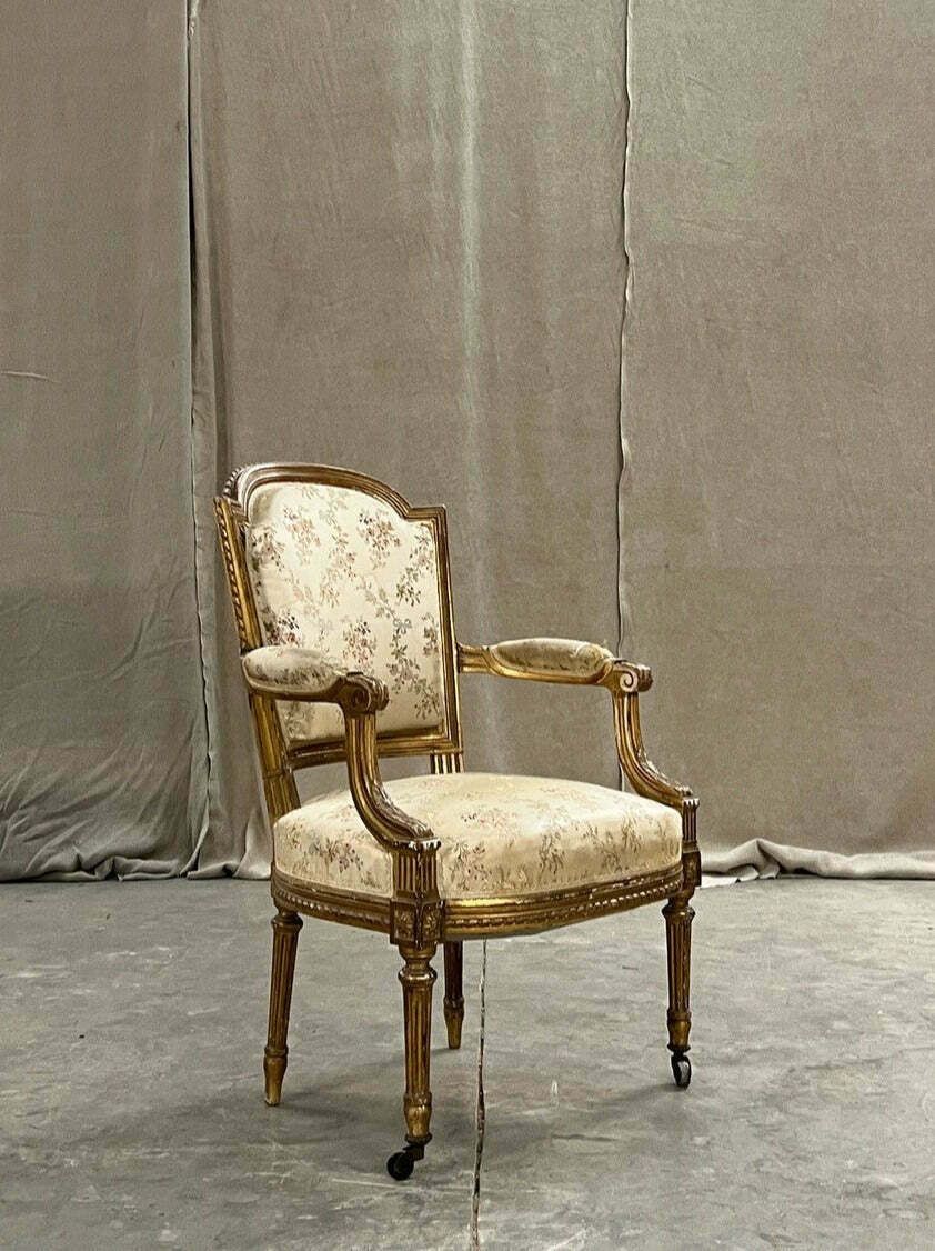 Furniture Pair Of Gilded Armchairs photo