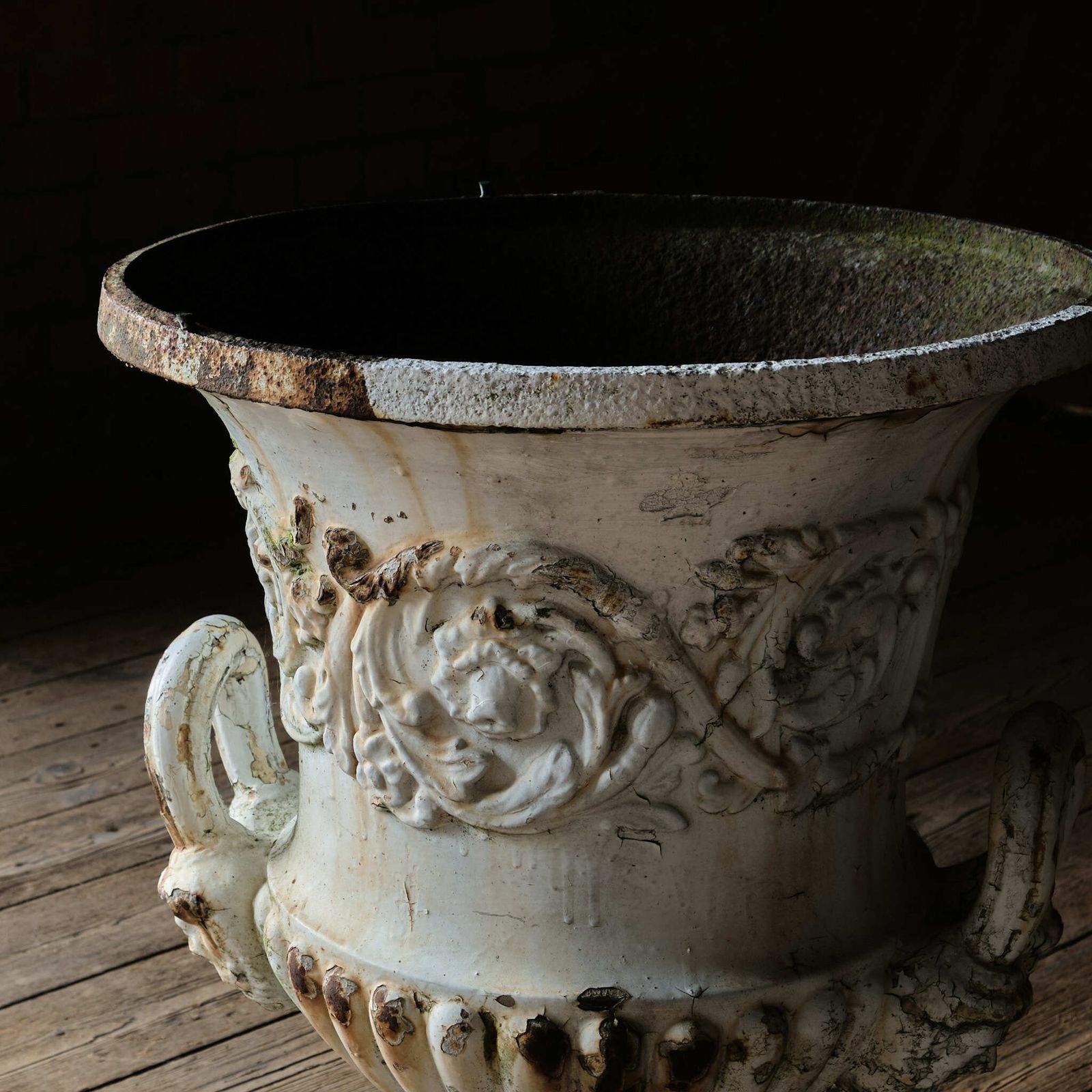 photo furniture 19th Century Andrew Handyside Urn