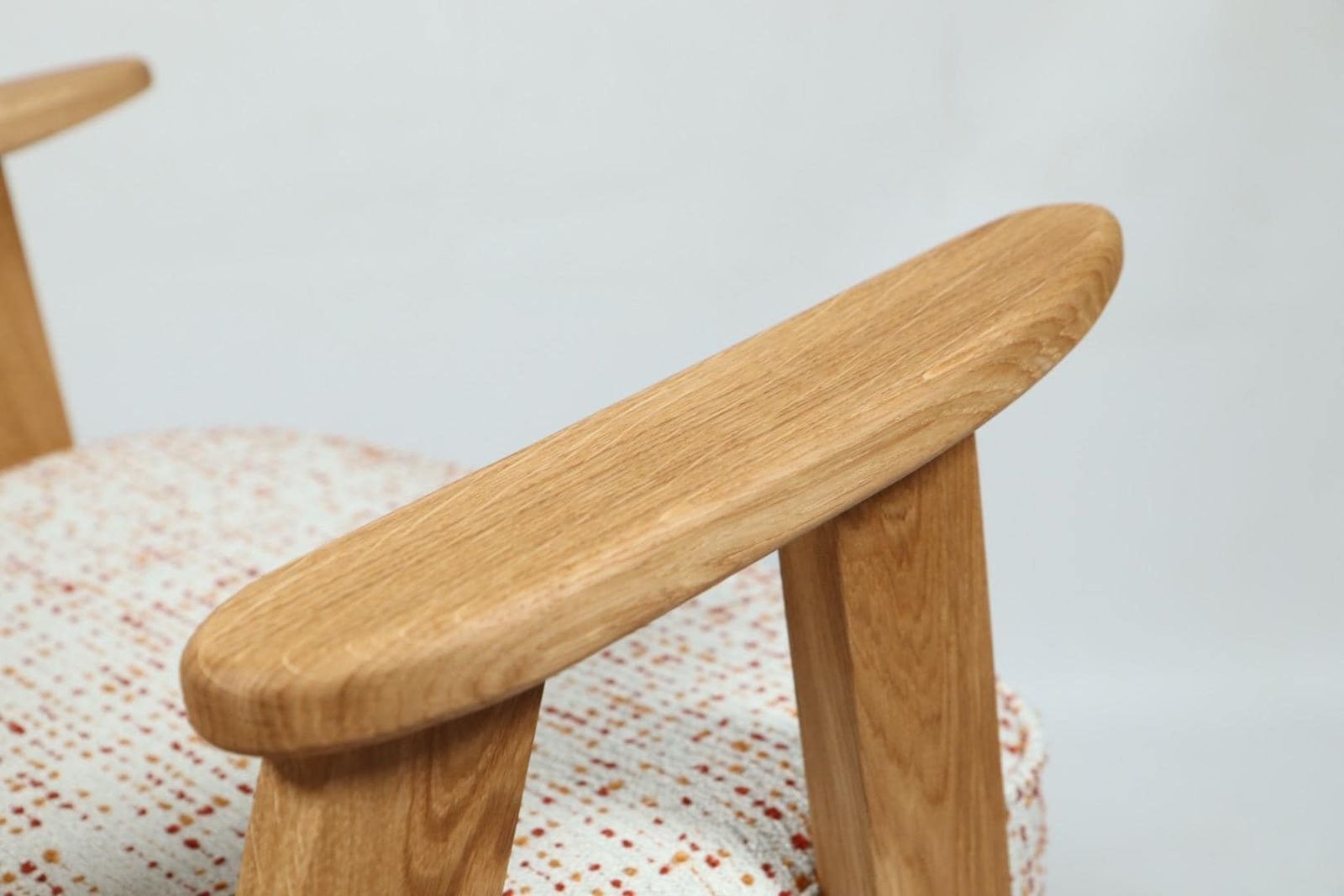 Space Age Fauteuils Set Van 2 Eikenhout Witte Bouclé Oranje Stippen Van Chierowski photo 869.0
