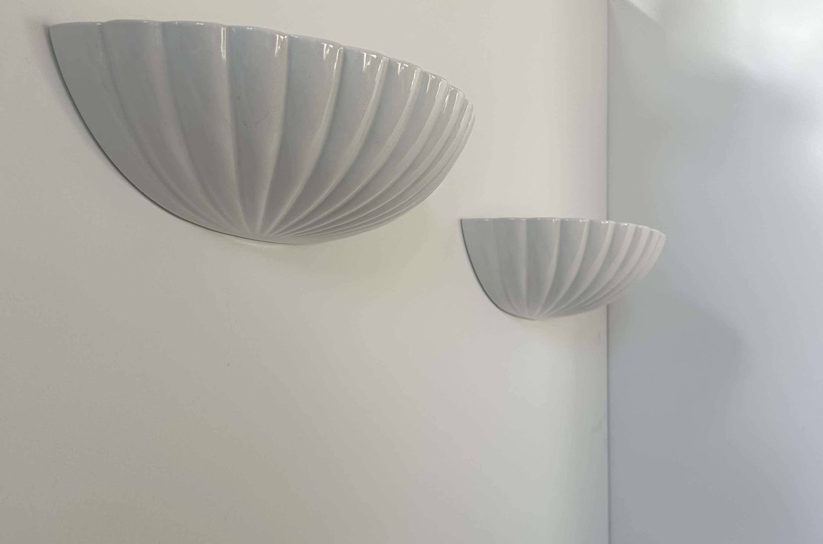 Pair Of Vintage Shell Wall Lights, White Porcelain, France 1970 photo 362.0