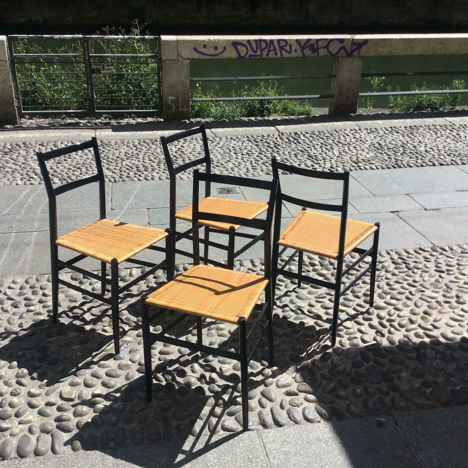 photo vintage Gio Ponti “ Superleggera” N. 4, Chair Wood Straw Padding, 1950, Italy