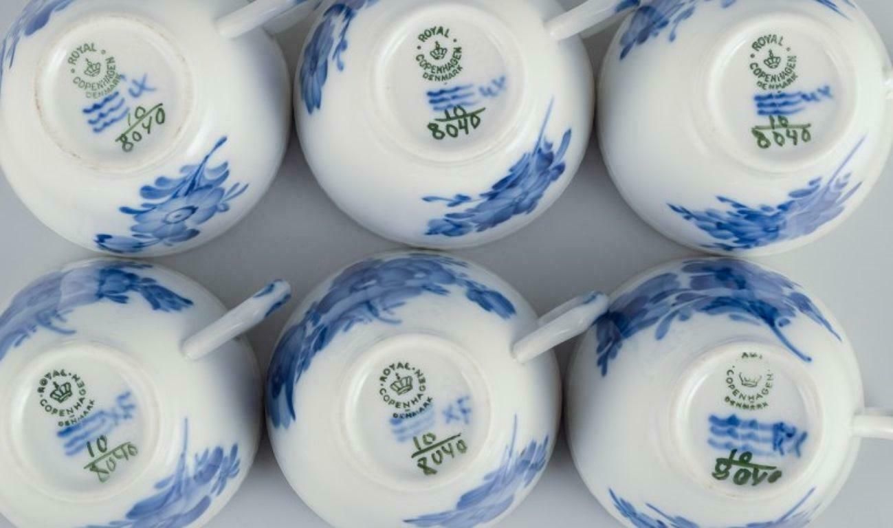 photo furniture Royal Copenhagen Blue Flower Braided, Six Coffee Cups With Saucers.