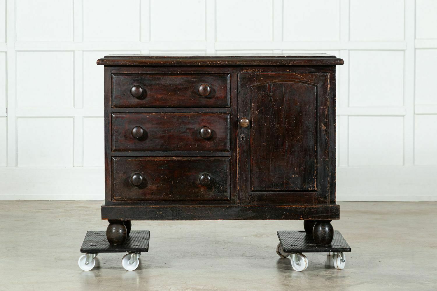 19thc English Pine Dresser Base