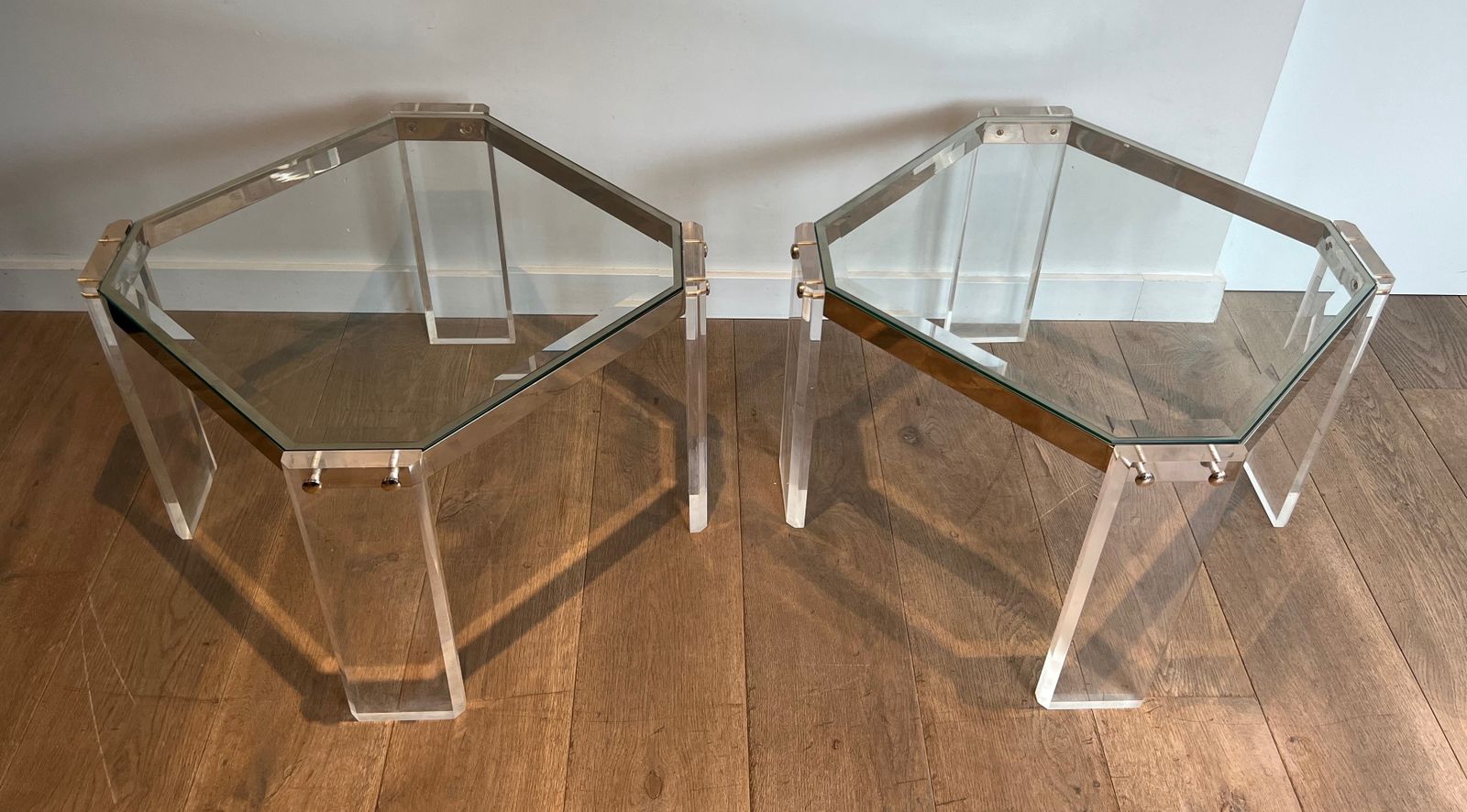 photo buy Pair Of Octagonal Plexiglass And Chrome Sofa End Tables From Maison Jansen