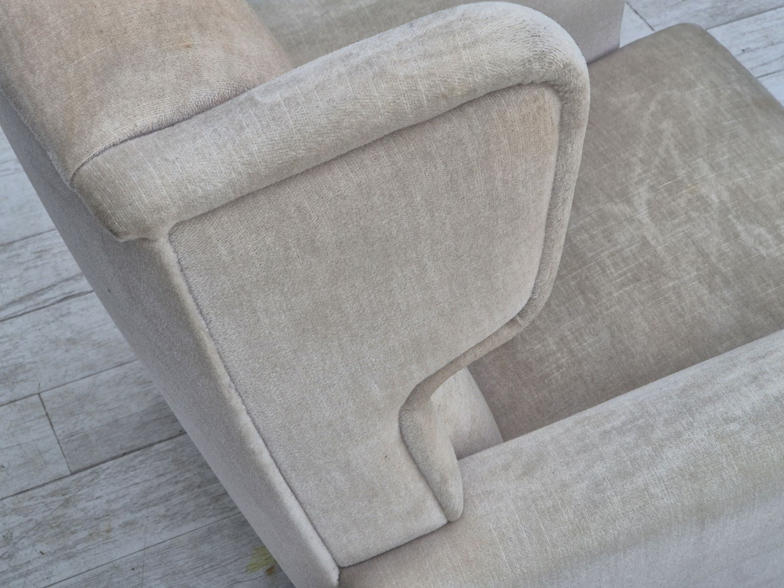 photo vinterior Deense Wingback Fauteuil, Jaren 1970, Goede Staat, Meubelvelours, Essenhout.