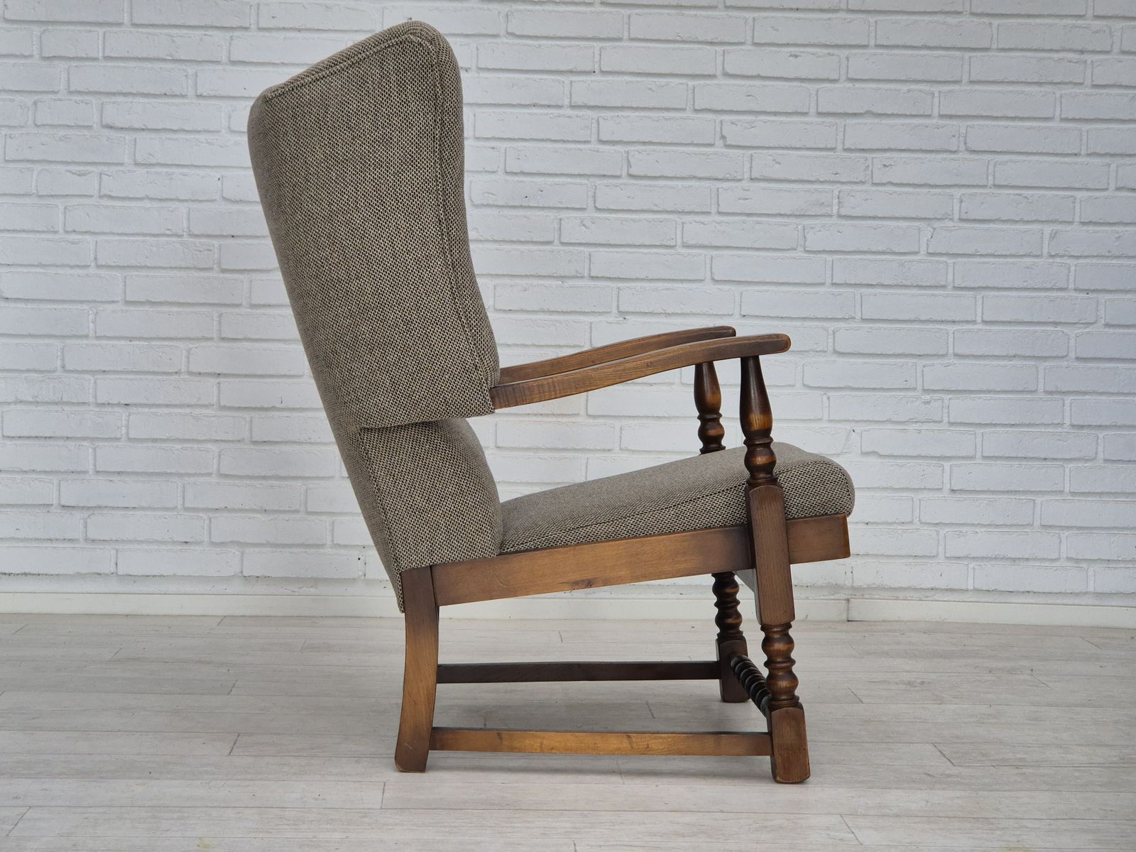 Ca. Jaren 1960, Scandinavisch Design, Opnieuw Beklede Fauteuil, Meubelwol, Eikenhout. photo for sale