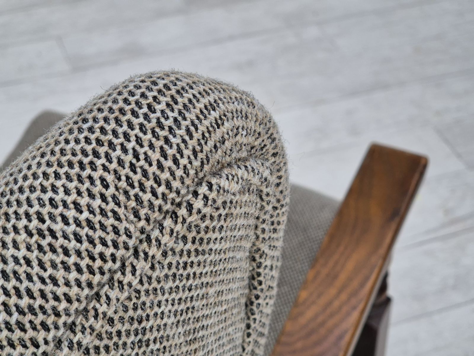 Ca. Jaren 1960, Scandinavisch Design, Opnieuw Beklede Fauteuil, Meubelwol, Eikenhout. photo buy