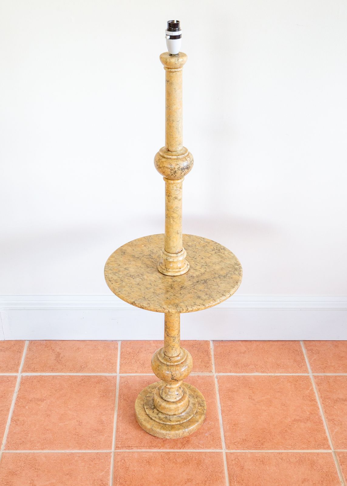 photo vinterior Italian Pedestal Alabaster Lamp With Shelf Mid Century Hollywood Regency 1950s N.Eoclassical M.Arble T.Able Mcm Lake Como Riviera Villa Style