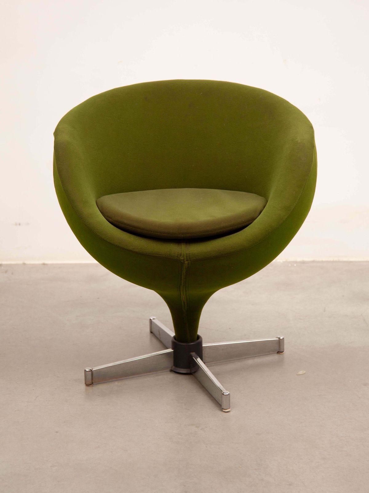 Vintage Set Of Two Swivel Chairs Serie "Starlook Ultralight" Model "Luna" photo for sale